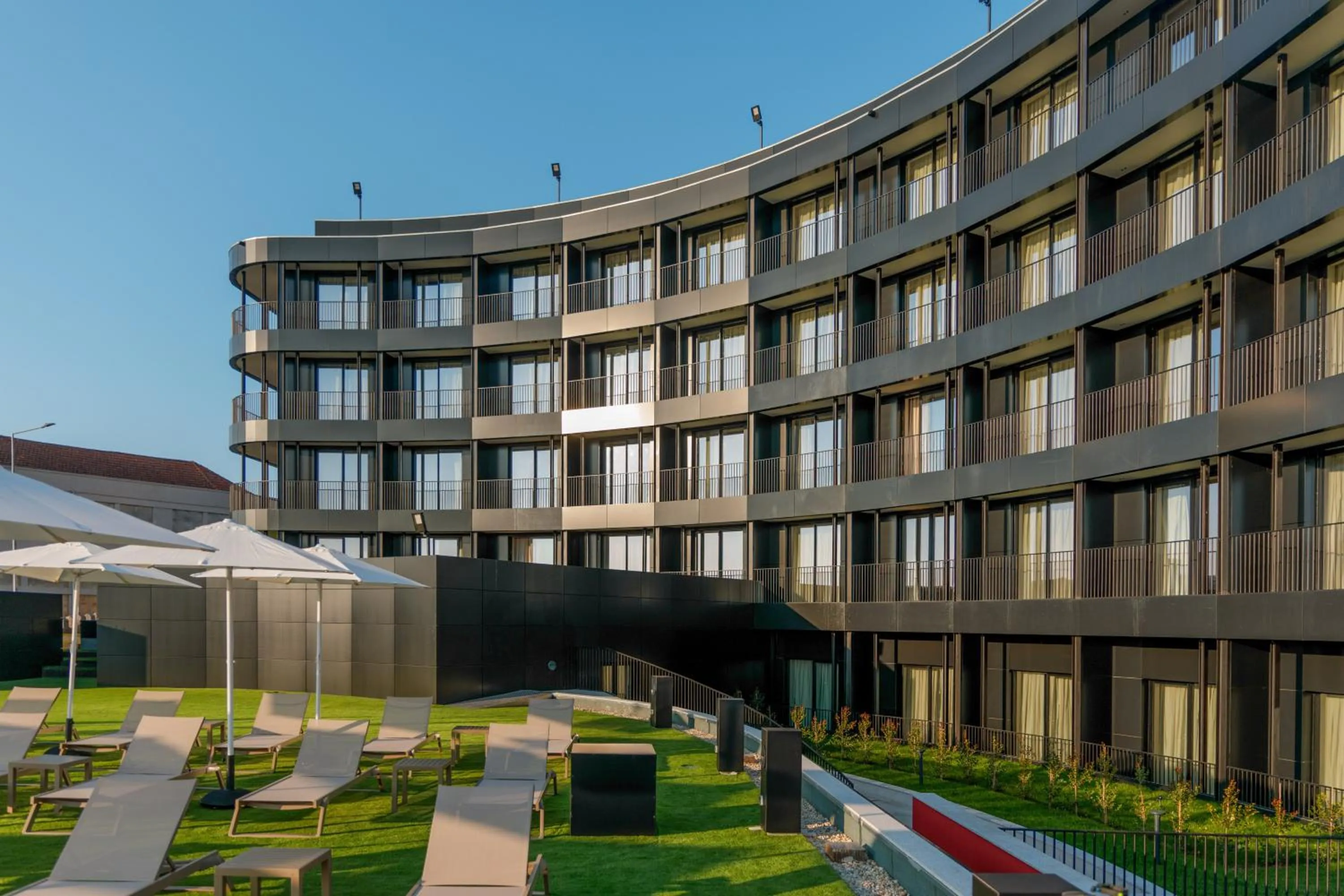 Facade/entrance in Meliá São João da Madeira