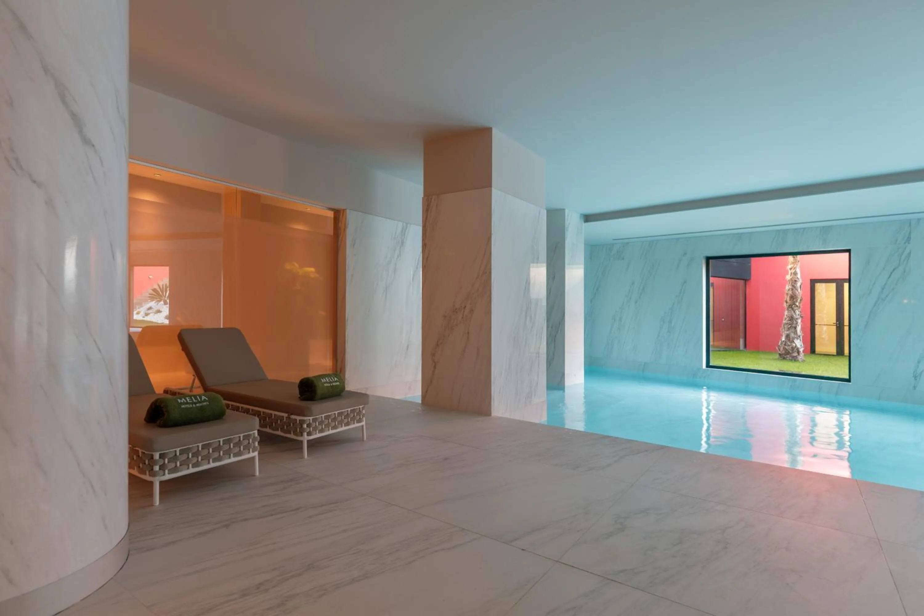 Swimming pool in Meliá São João da Madeira