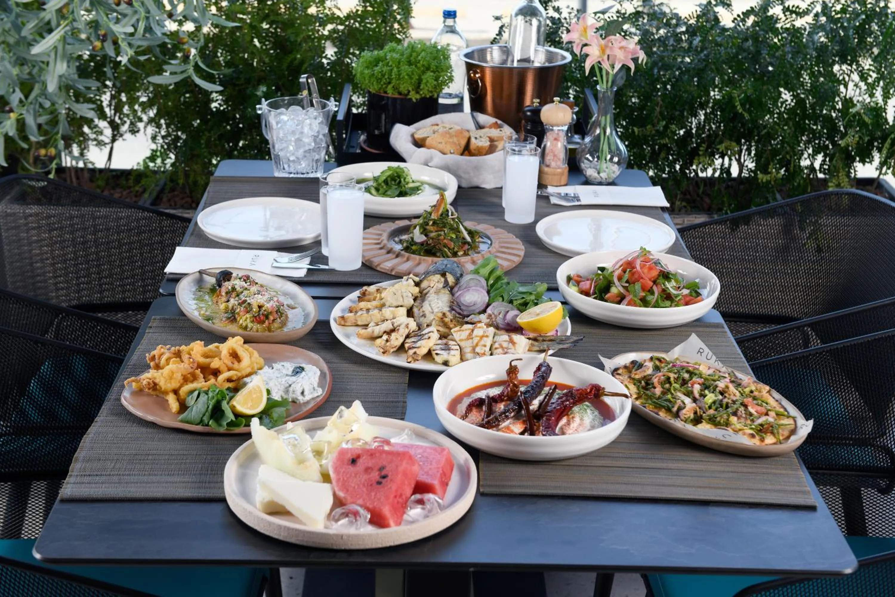 Restaurant/places to eat in RUKA Hotel