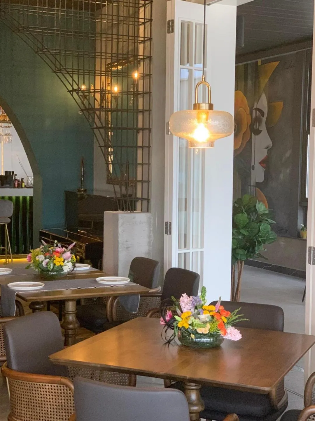 Restaurant/places to eat in RUKA Hotel