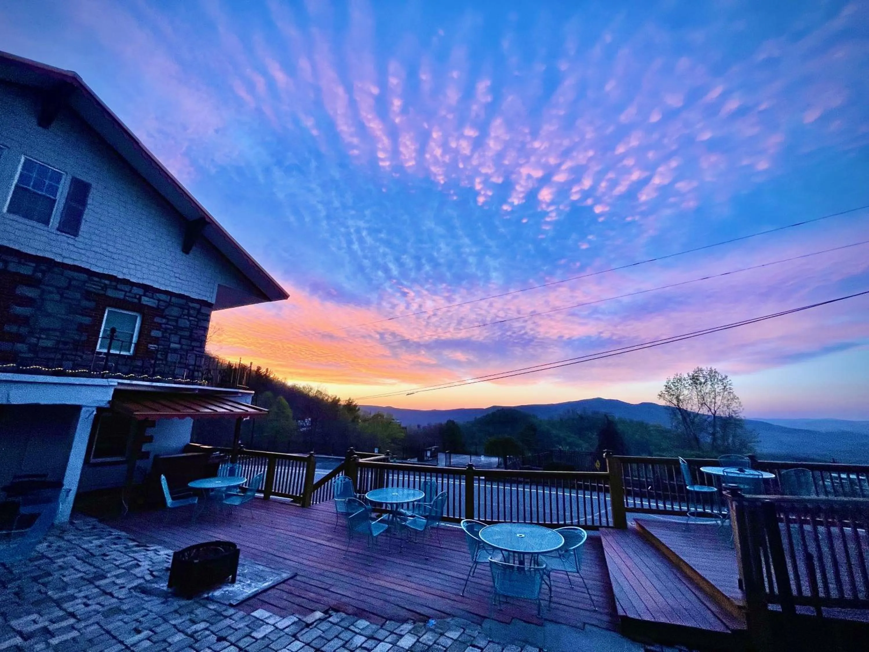 Mountain view in Skyline Village Inn