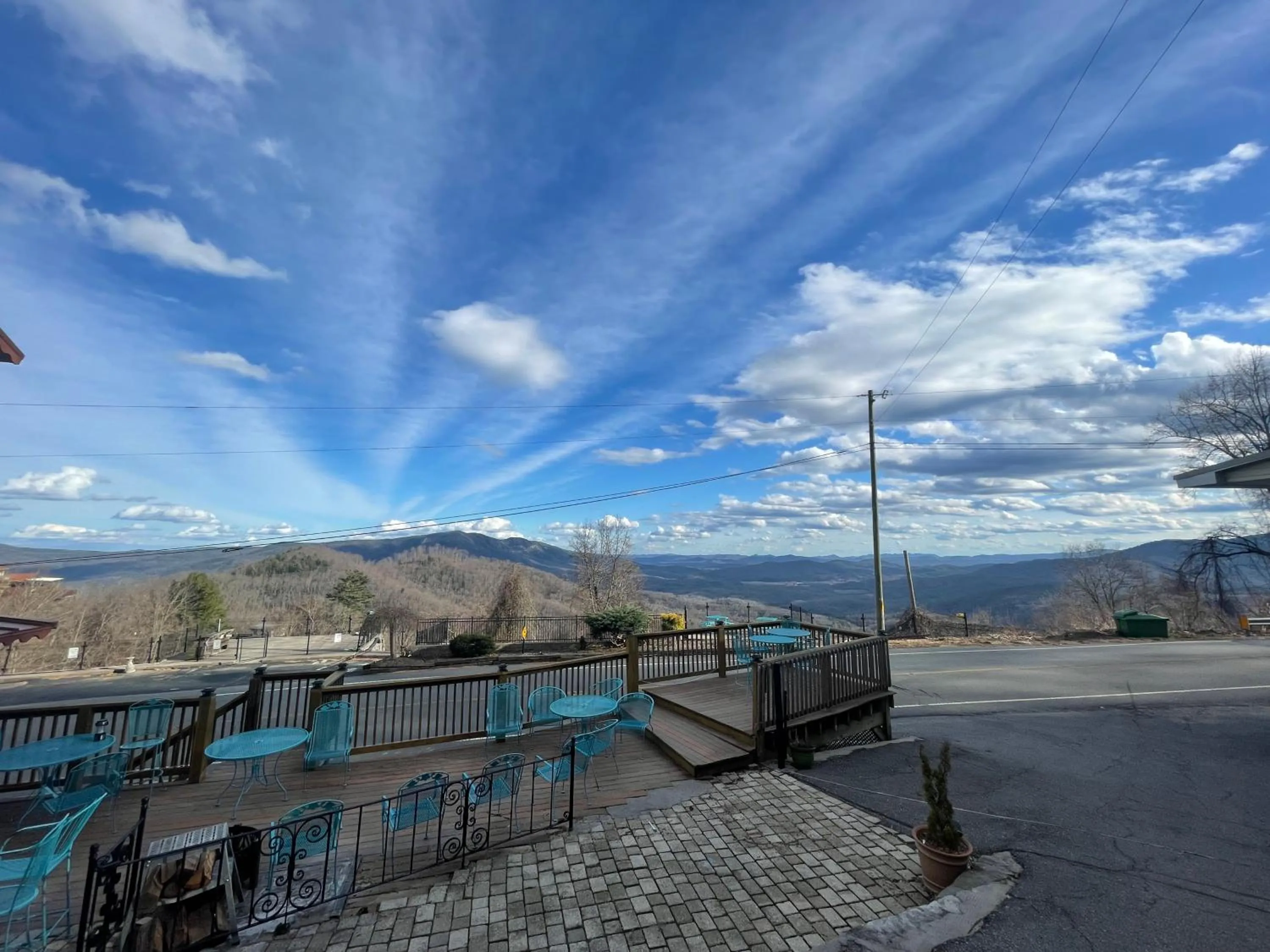 Patio in Skyline Village Inn