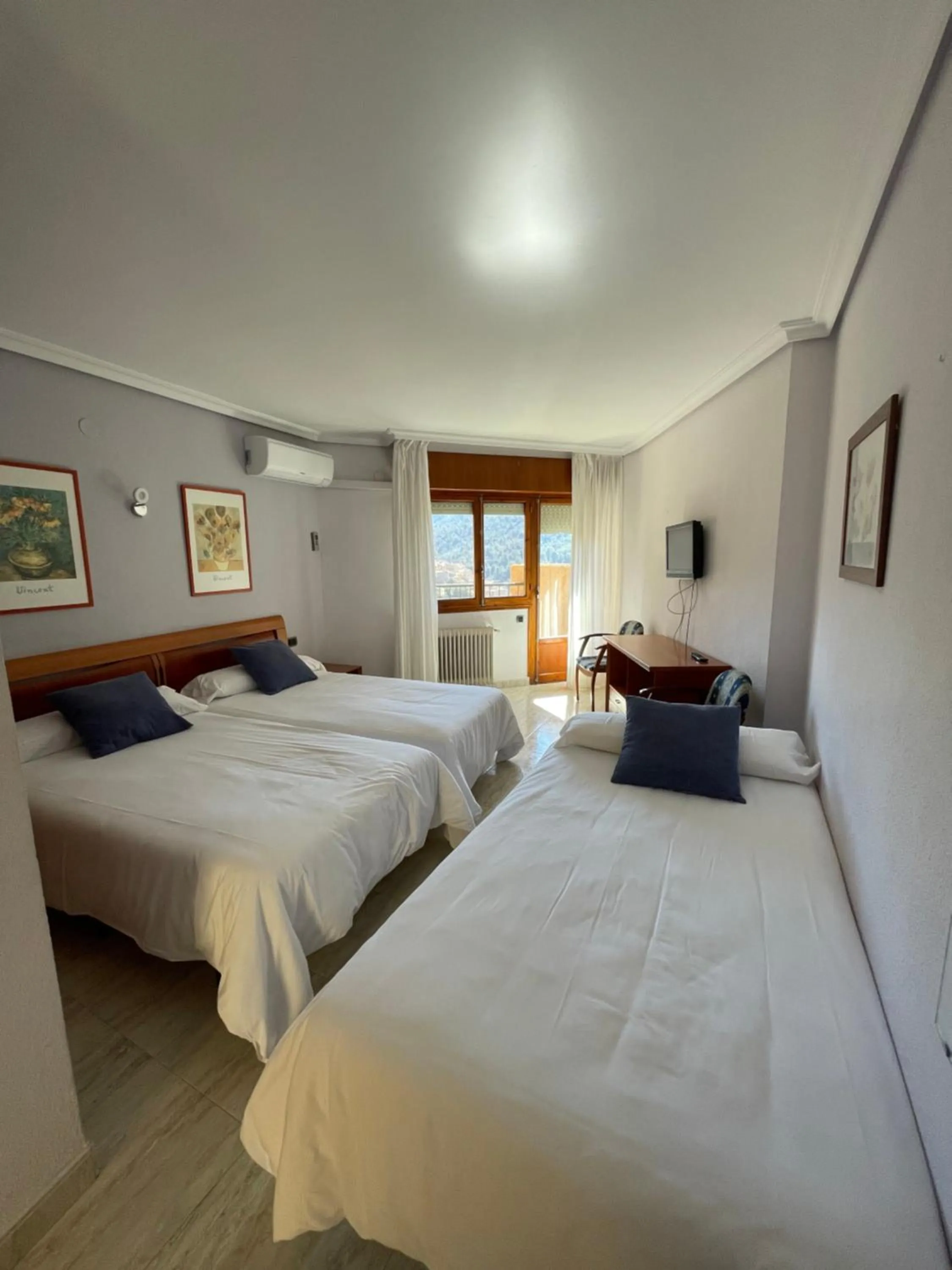 Bed in Hotel Restaurante Felipe II