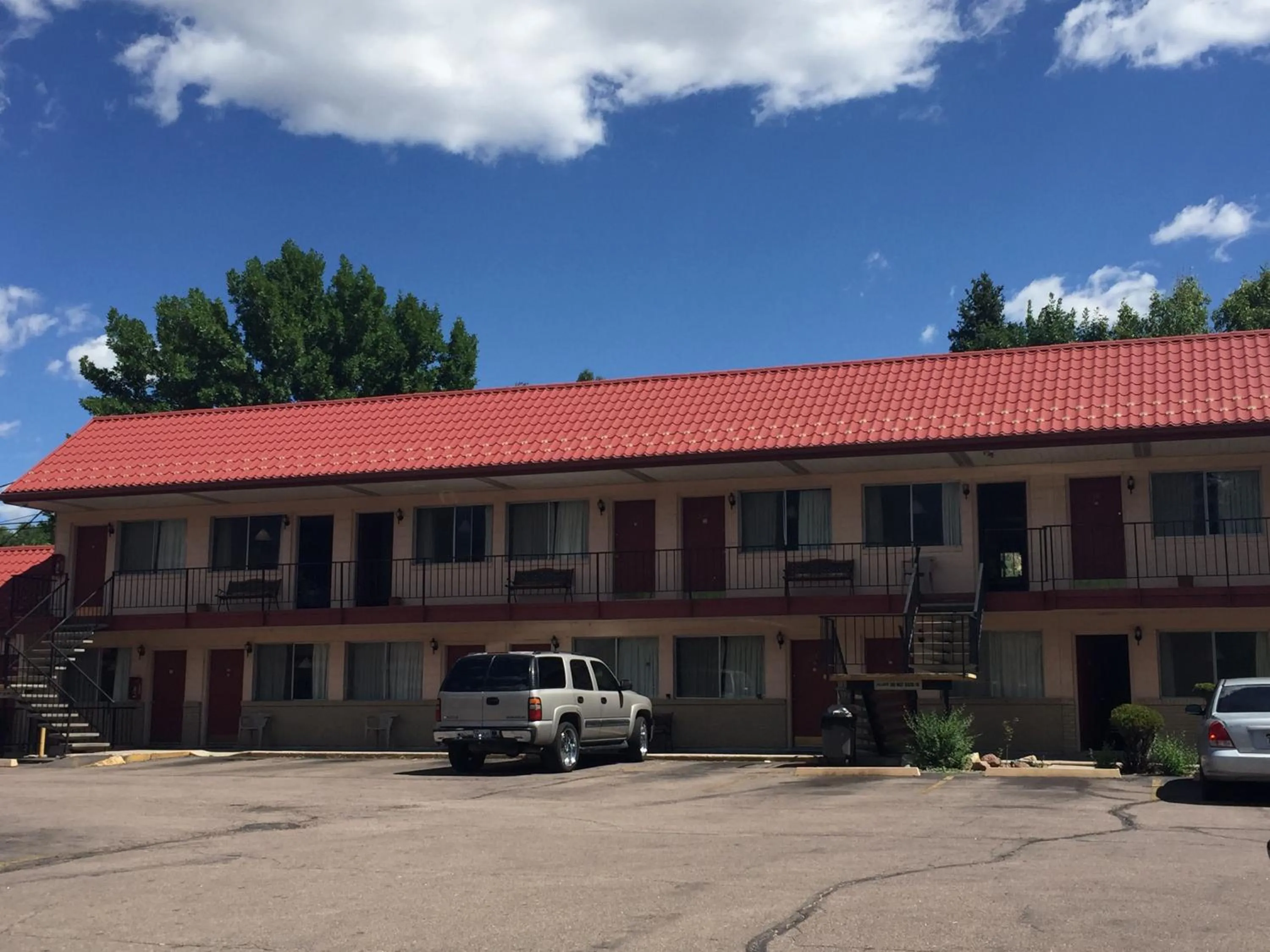 Property building in Garden of the Gods Motel