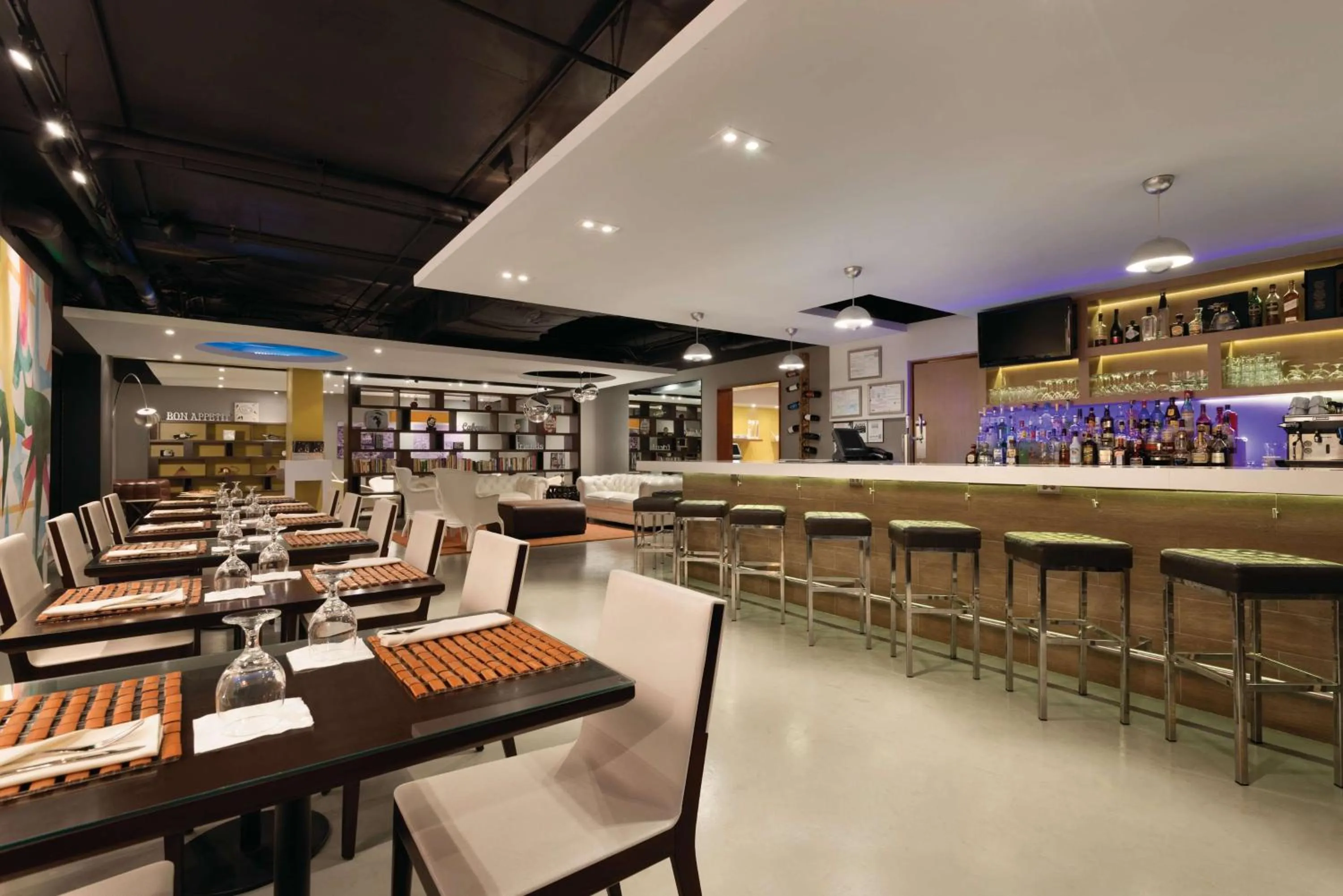 Swimming pool in TRYP by Wyndham Isla Verde