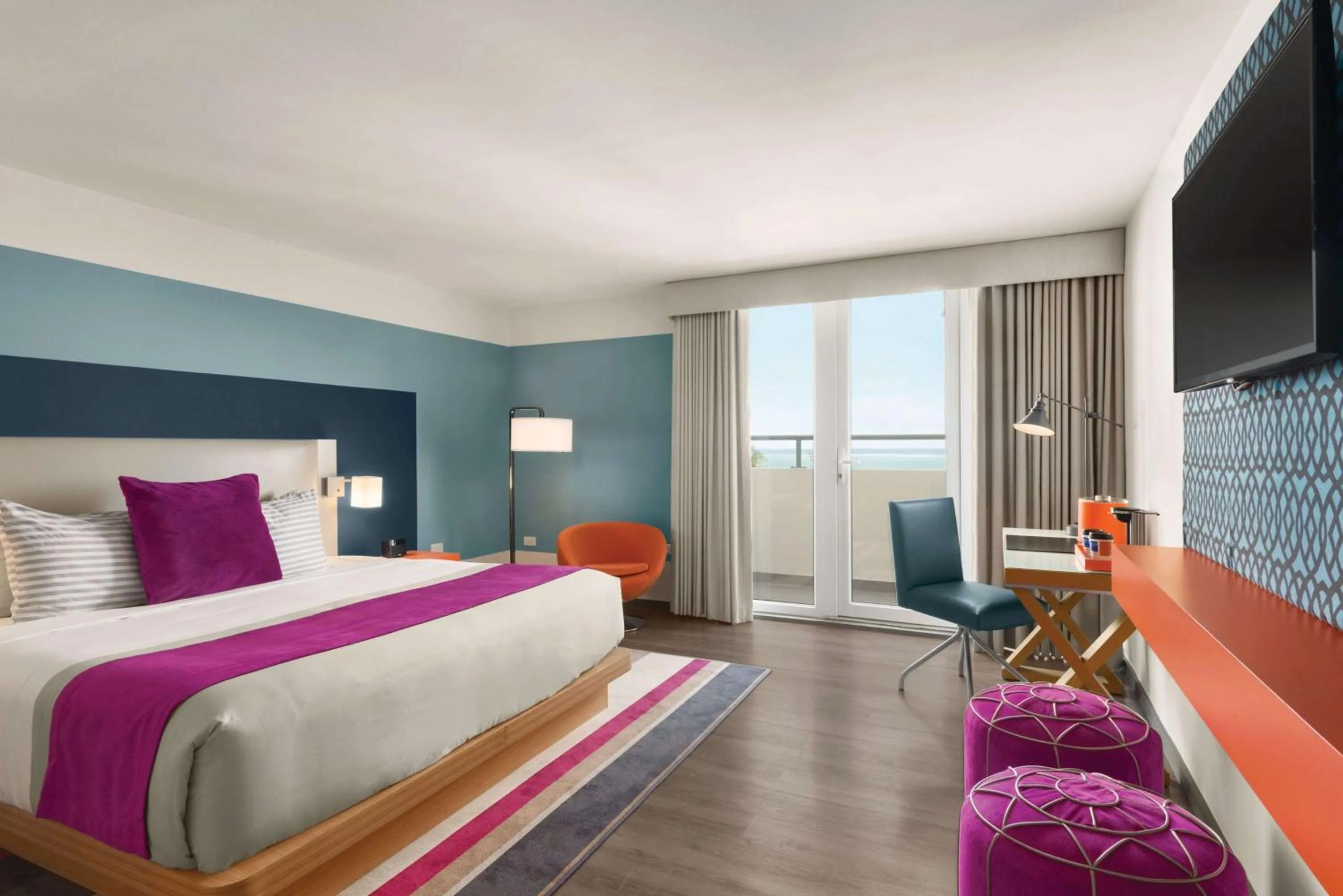 Photo of the whole room, Bed in TRYP by Wyndham Isla Verde