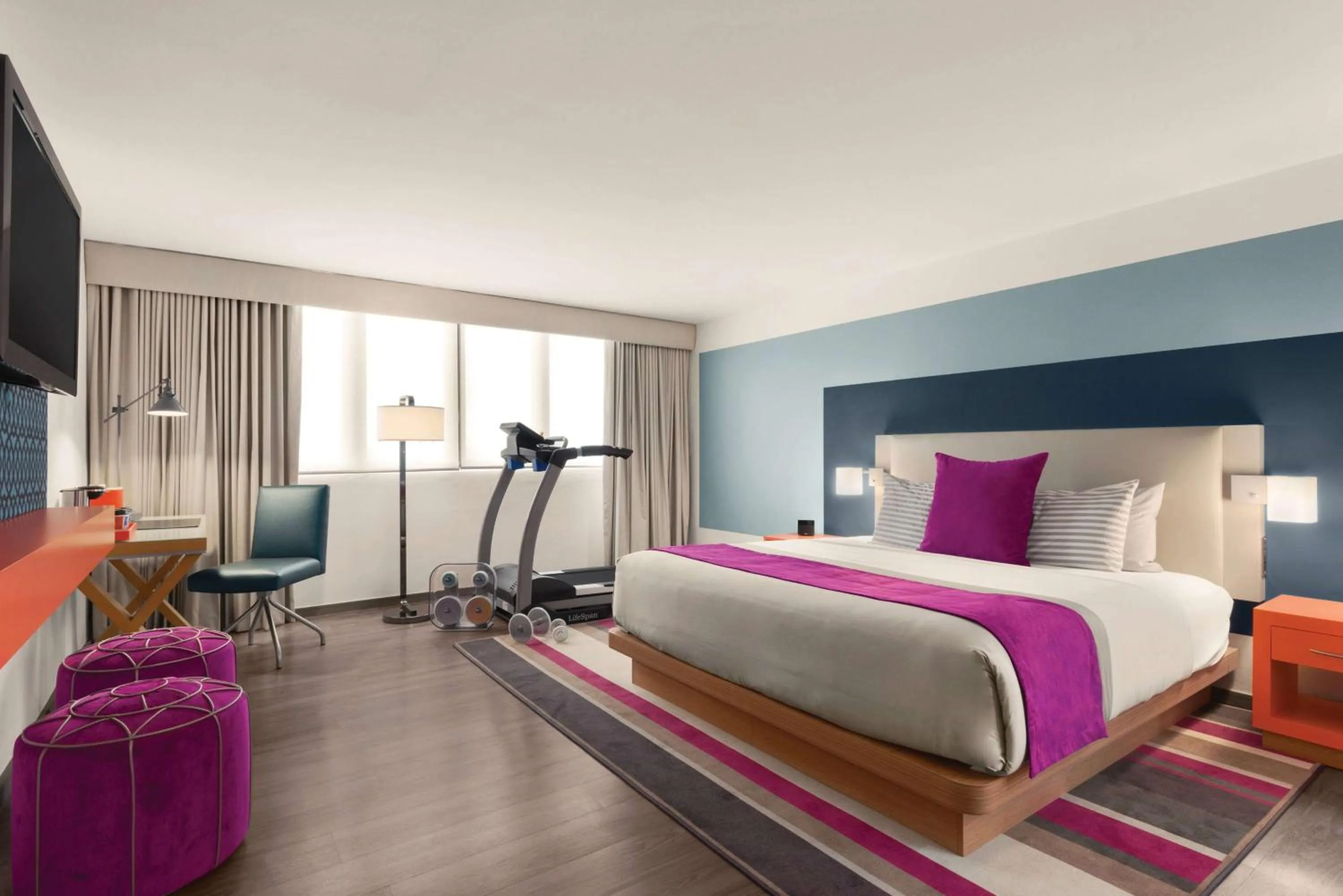 Photo of the whole room, Bed in TRYP by Wyndham Isla Verde