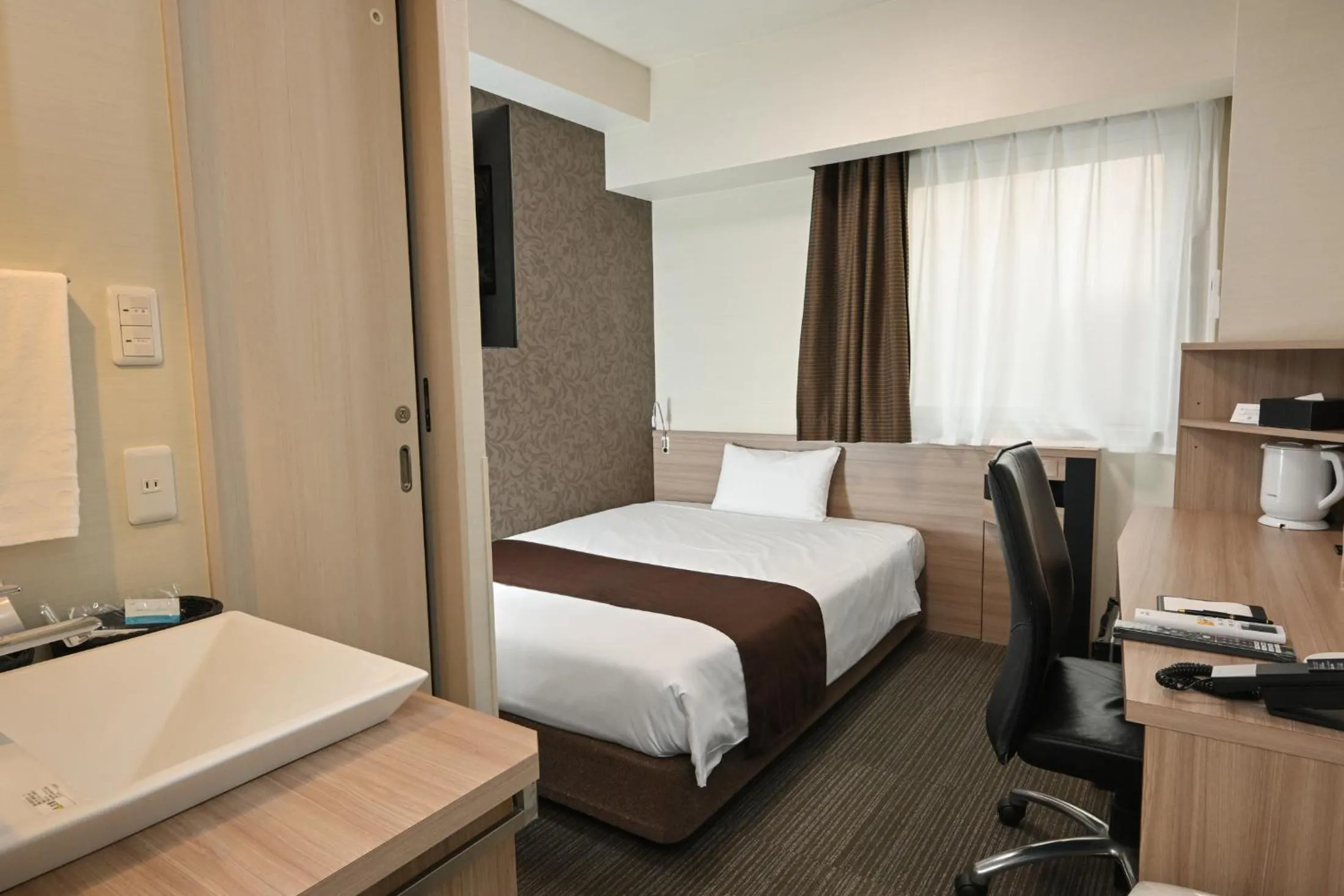 Photo of the whole room, Bed in Sanco Inn Grande Tokyo Hamamatsucho