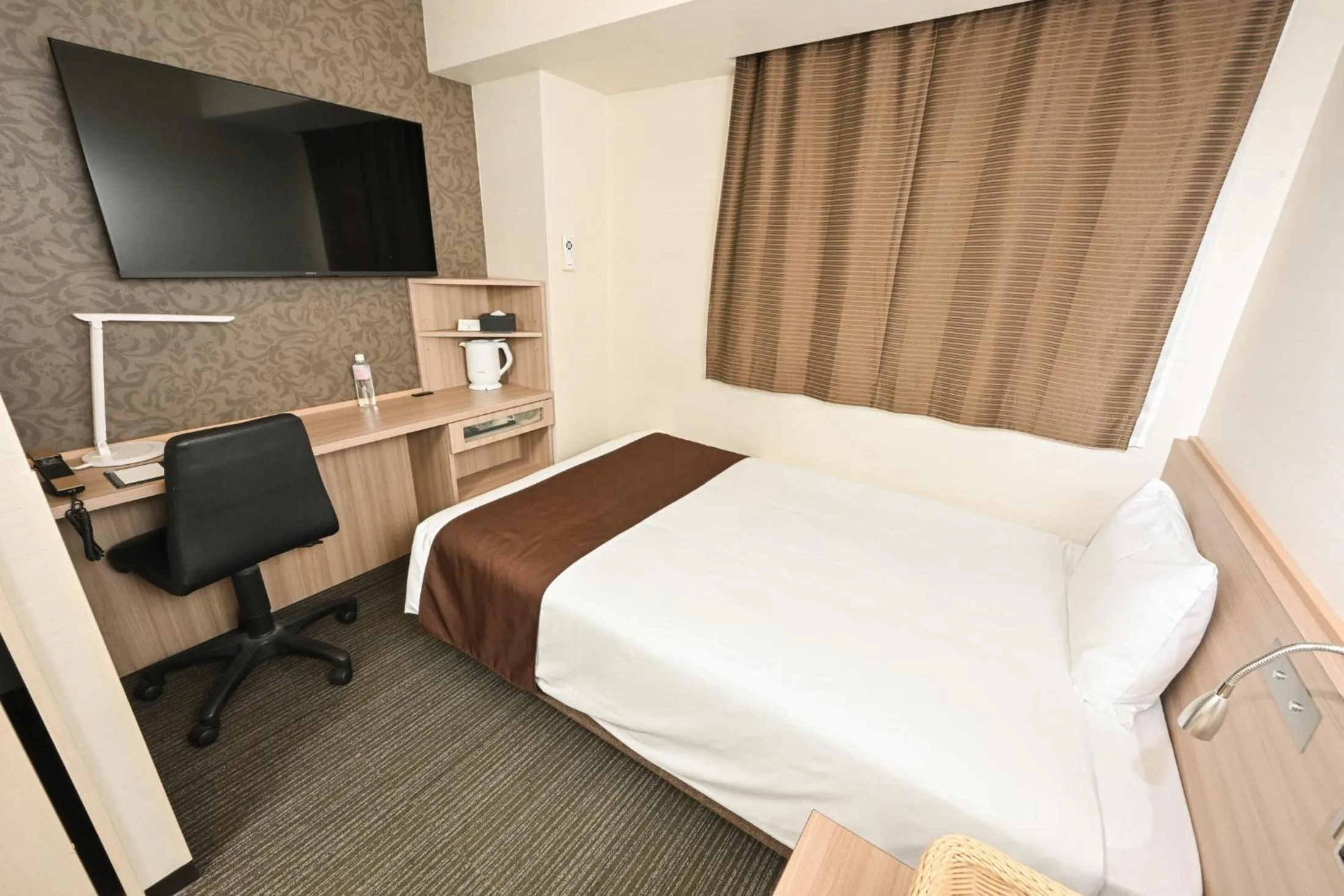 Photo of the whole room, Bed in Sanco Inn Grande Tokyo Hamamatsucho