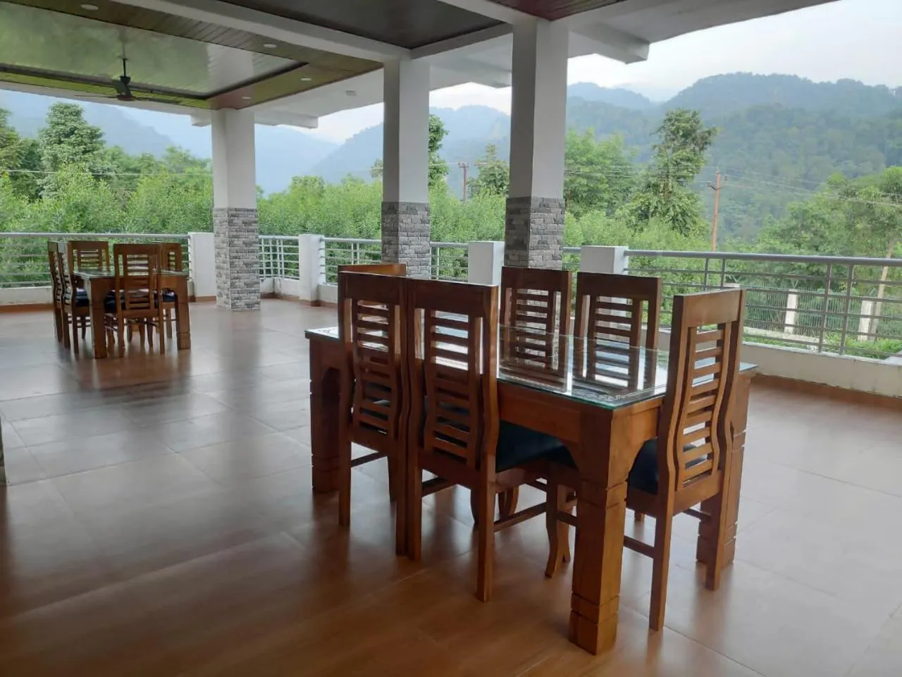 Restaurant/places to eat in Dreamland Resort