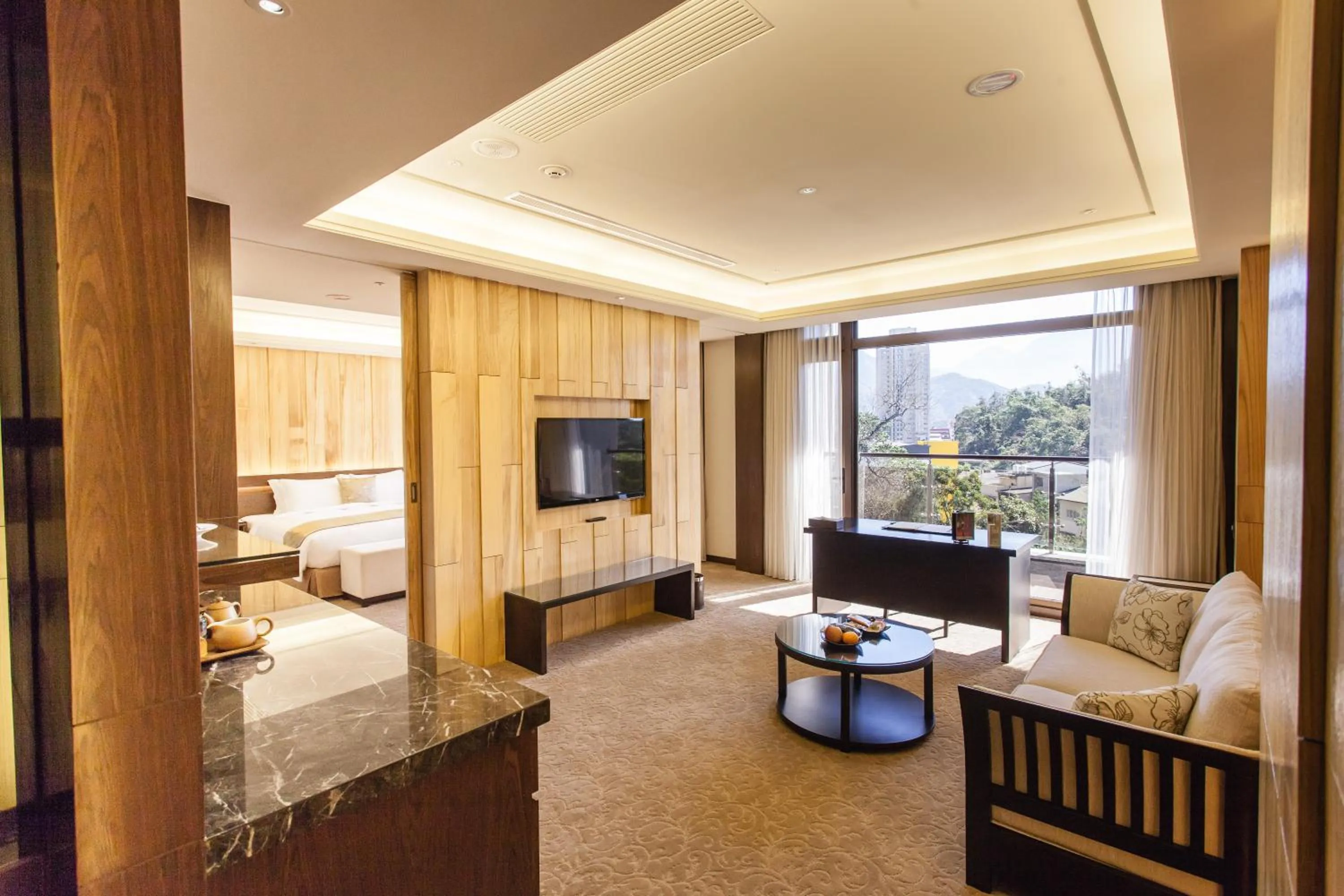 Balcony/Terrace, Bed in Fuli Hot Spring Resort