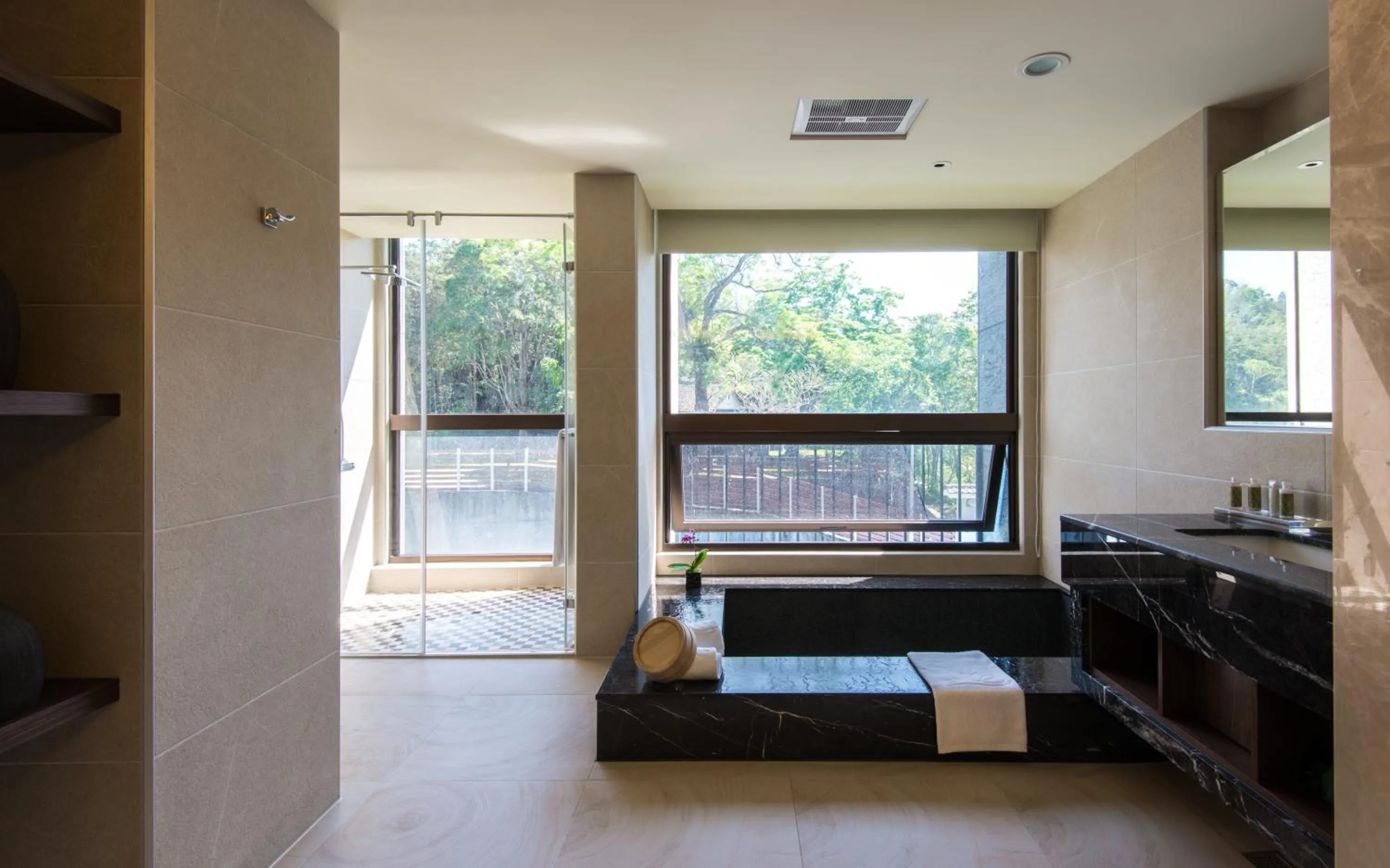 Shower in Fuli Hot Spring Resort