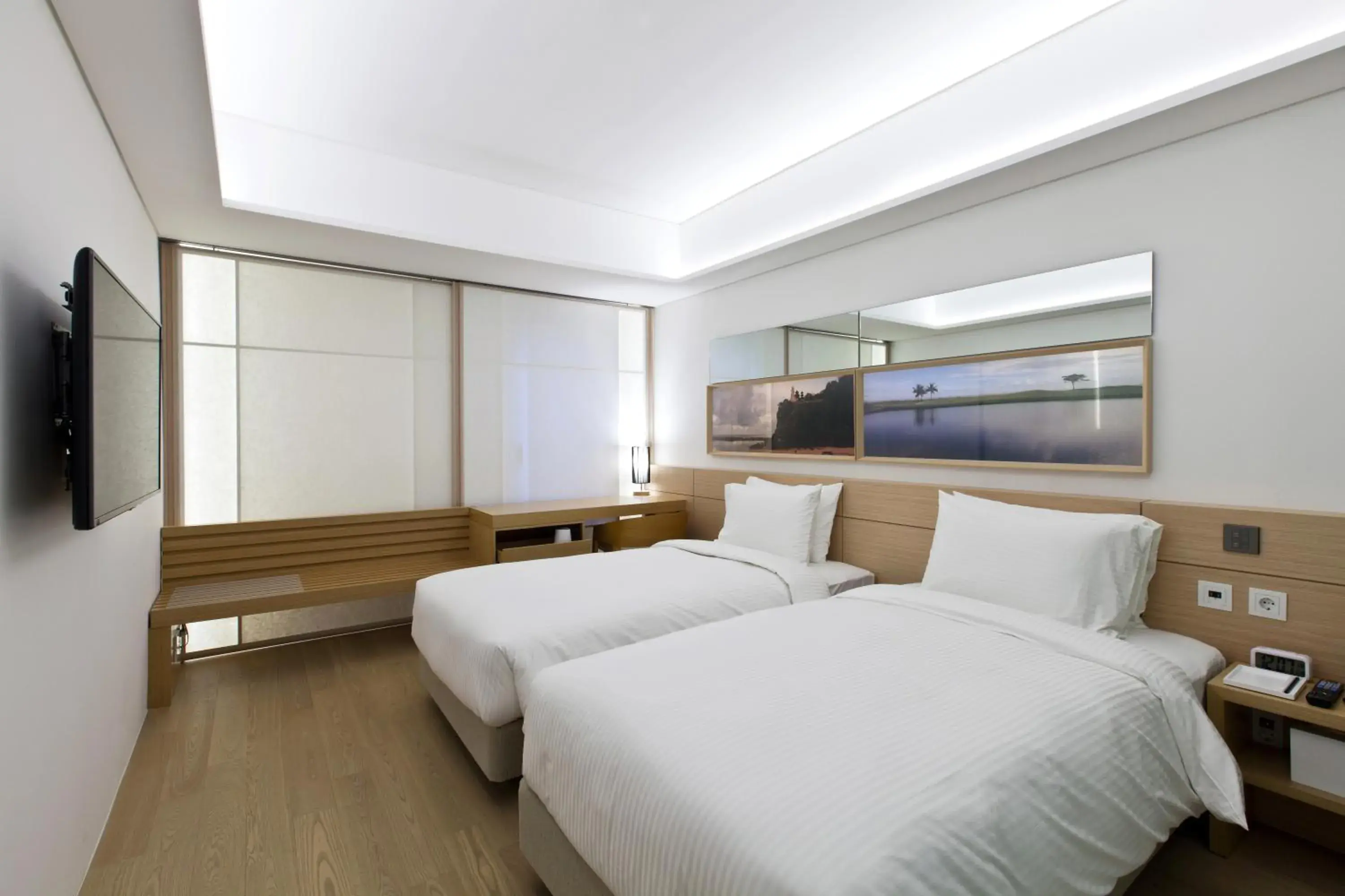 Deluxe High-Floor Twin in Sotetsu Hotels The Splaisir Seoul Myeongdong Deluxe High-Floor Twin in Sotetsu Hotels The Splaisir Seoul Myeongdong