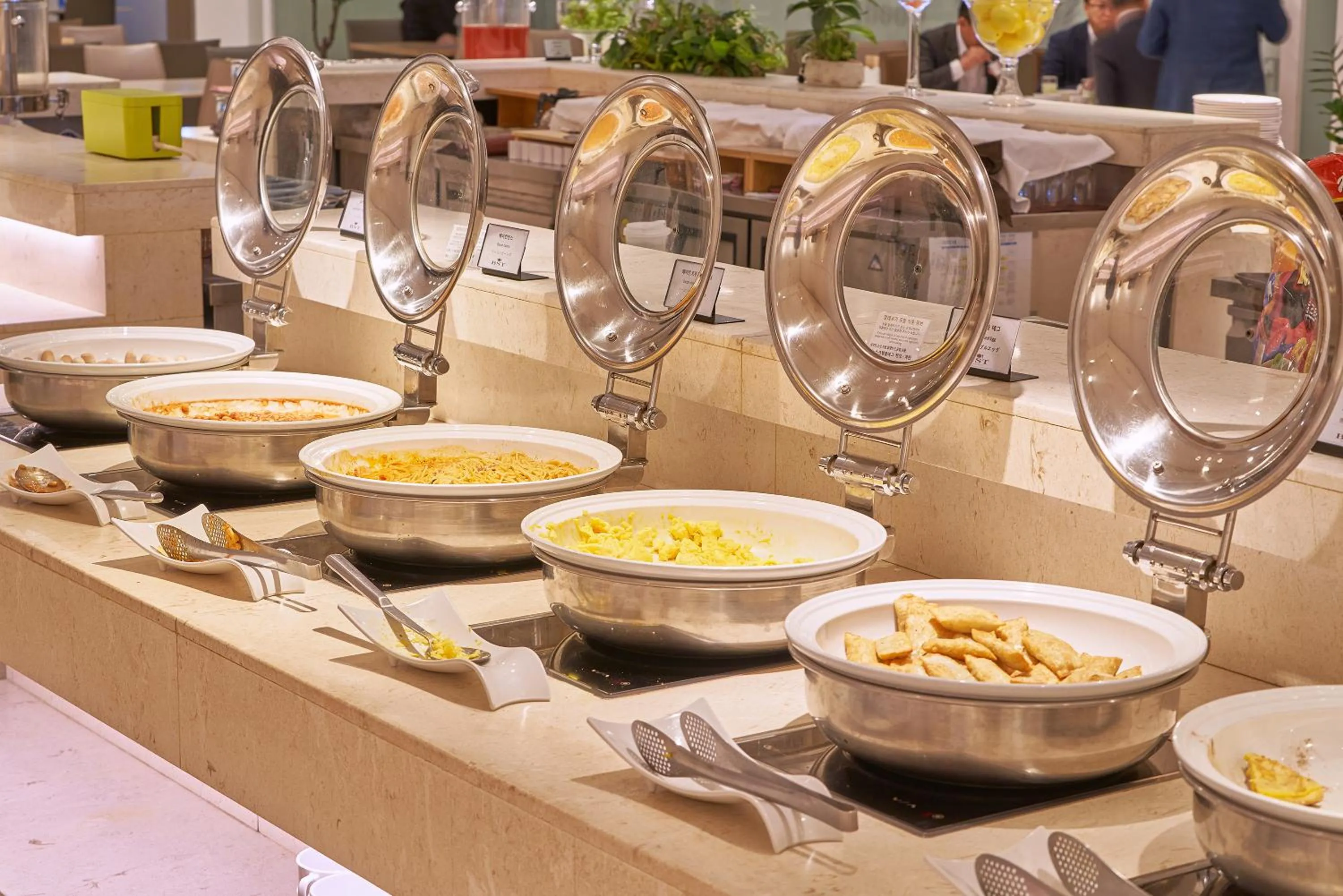 Restaurant/places to eat in Sotetsu Hotels The Splaisir Seoul Myeongdong