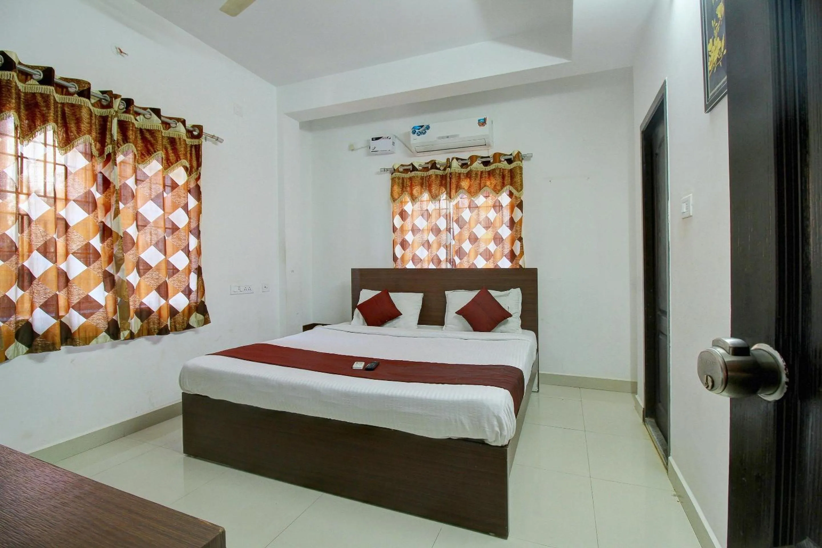 Bedroom, Bed in Hotel O The Mangrove Wood Residency
