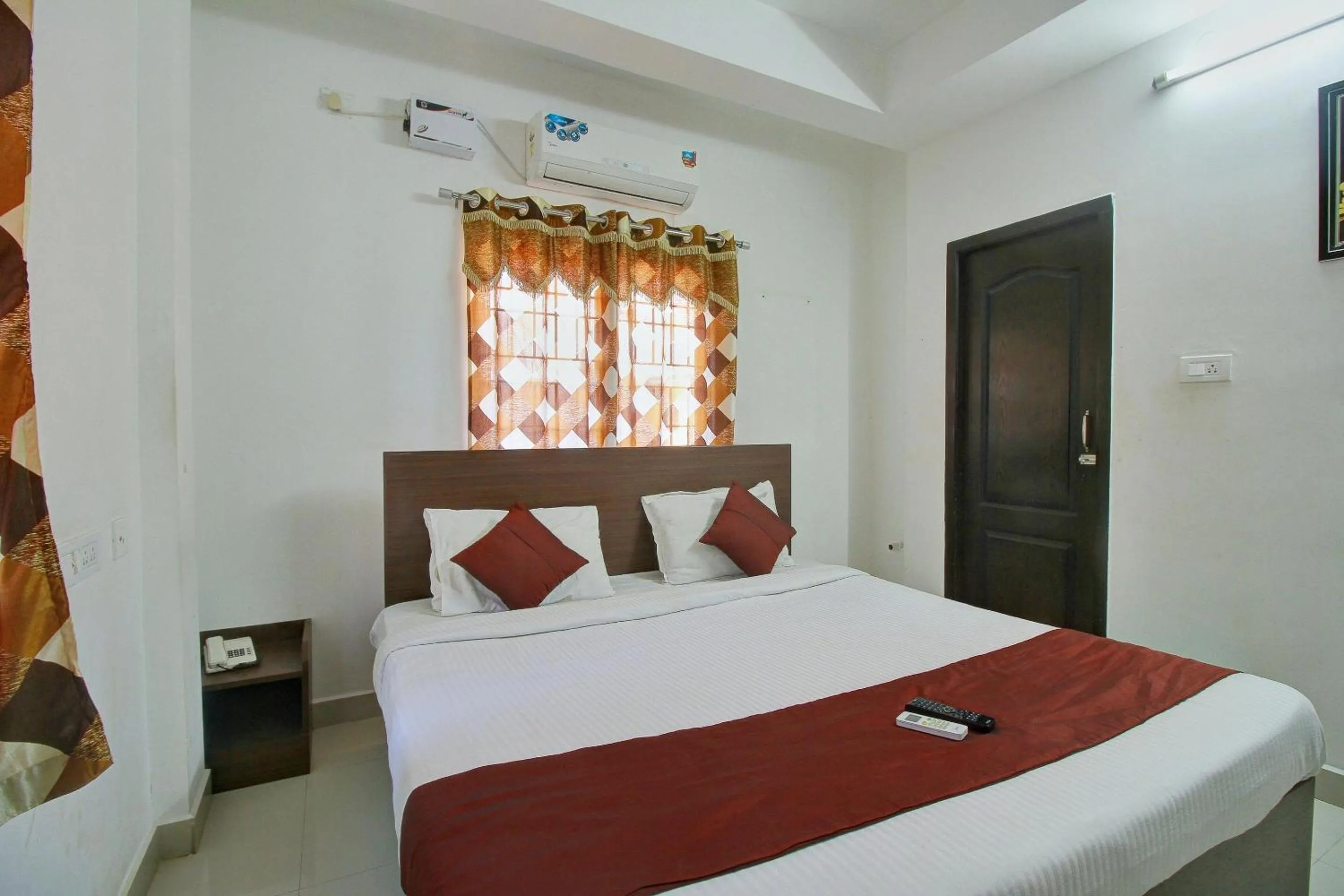 Bedroom, Bed in Hotel O The Mangrove Wood Residency