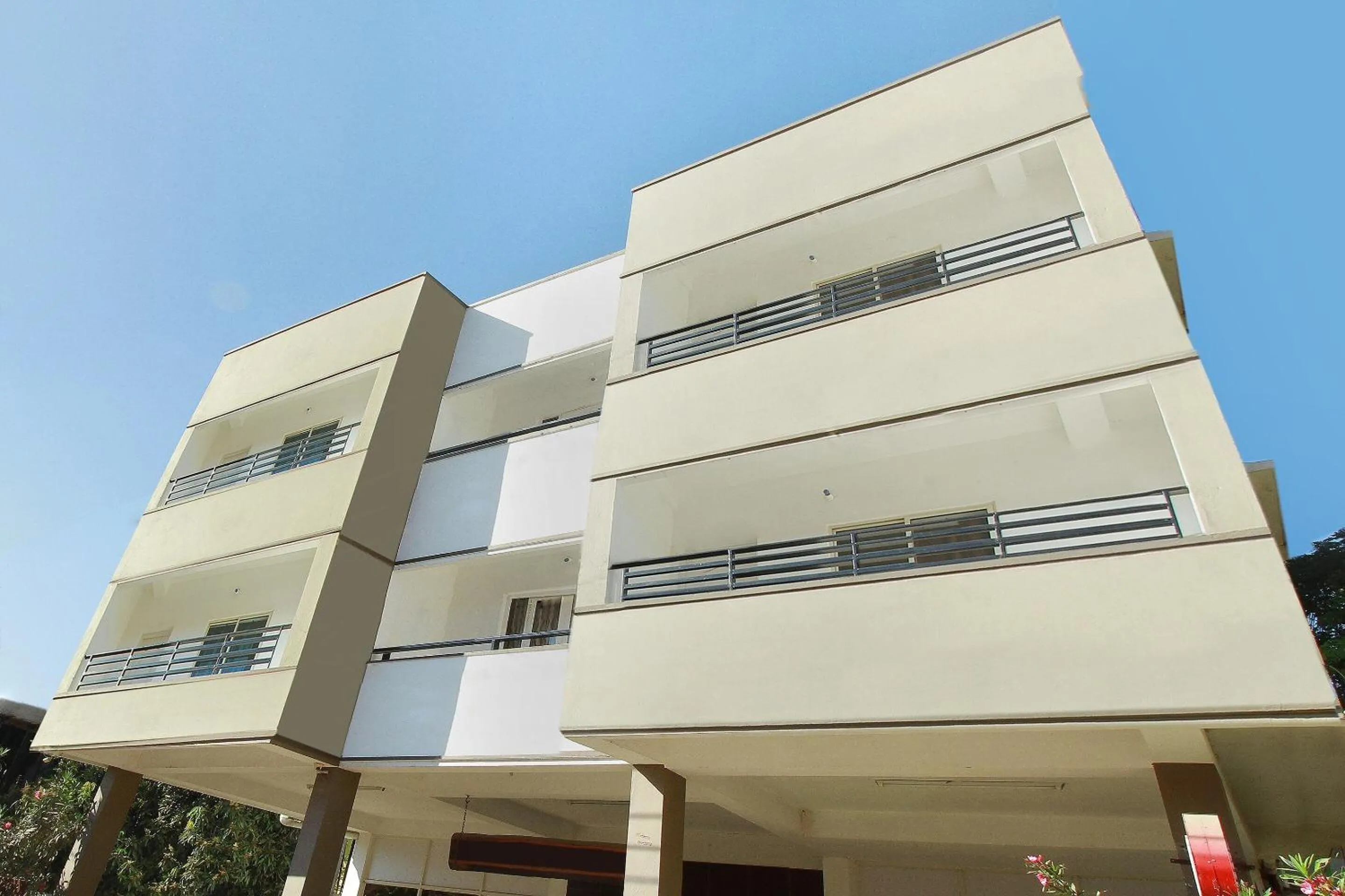 Facade/entrance in Hotel O The Mangrove Wood Residency