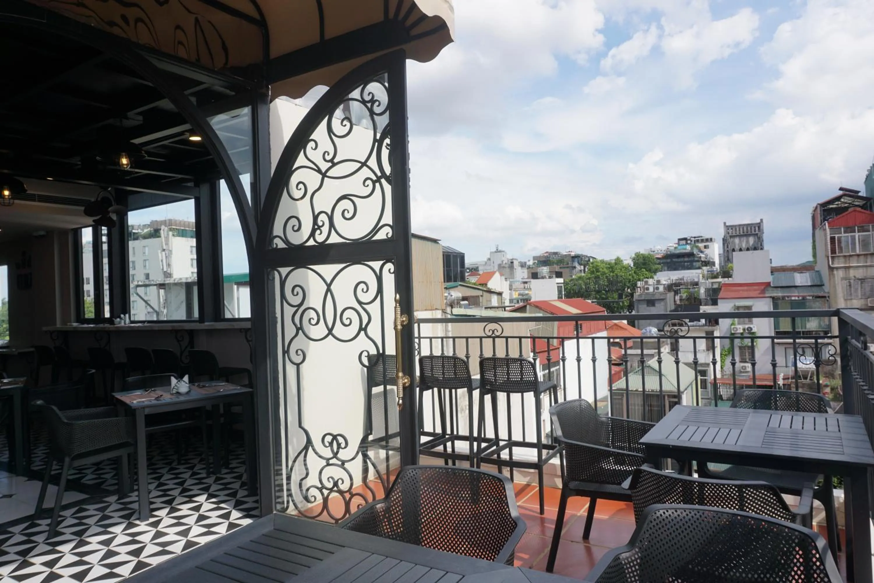 Restaurant/places to eat in Jade Boutique Hotel