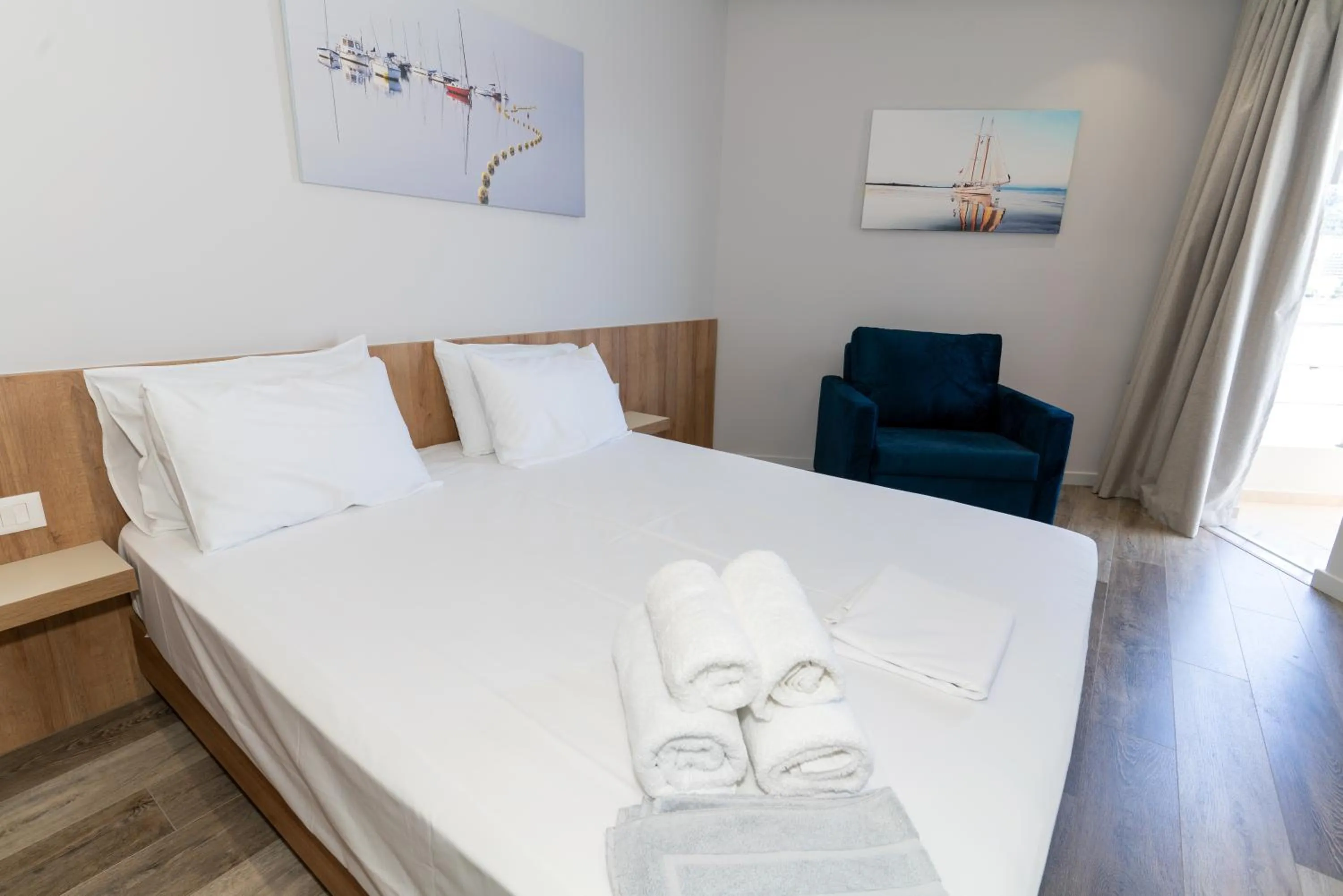 Photo of the whole room, Bed in Titania Hotel