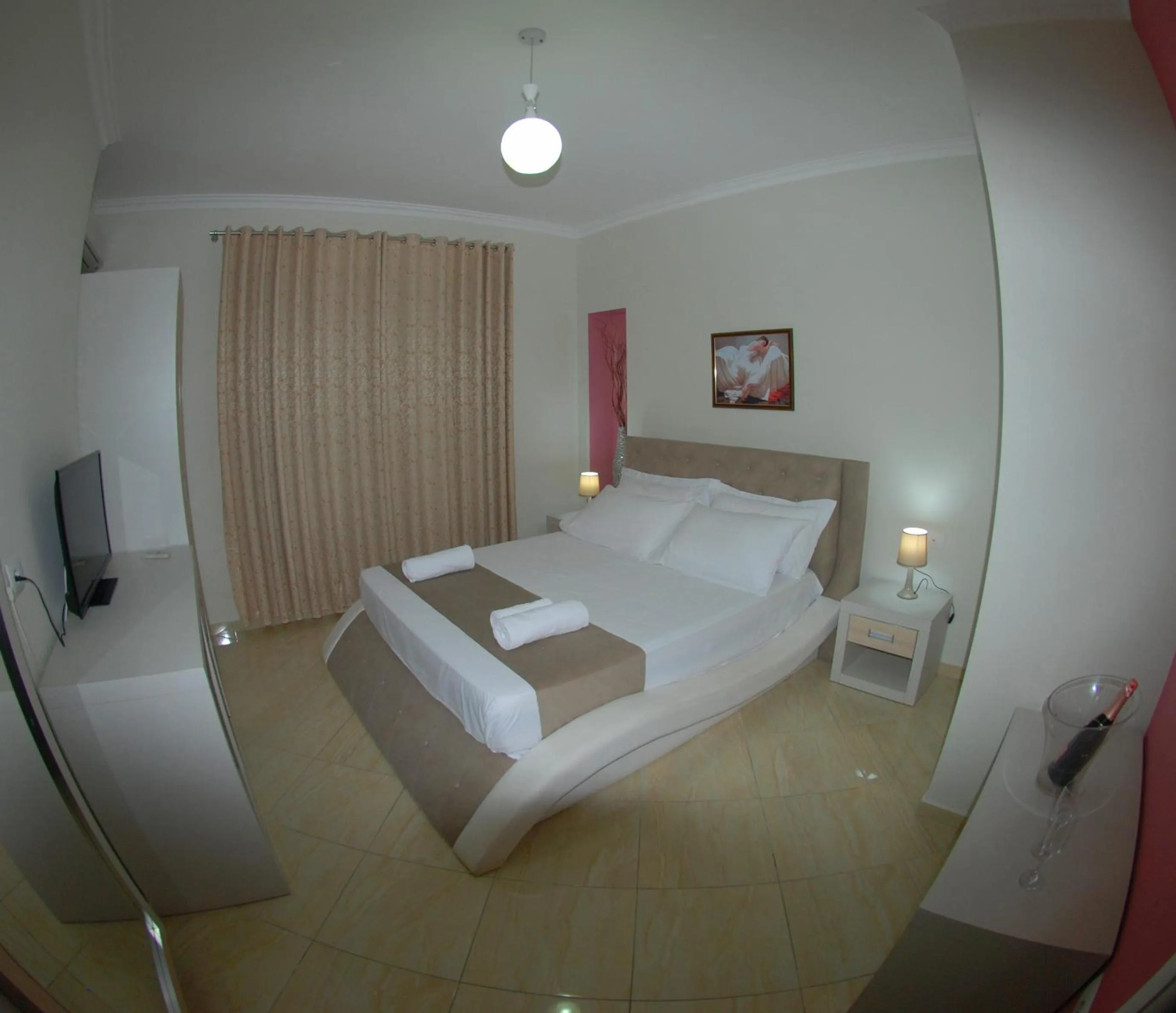 Photo of the whole room in Hotel Divers