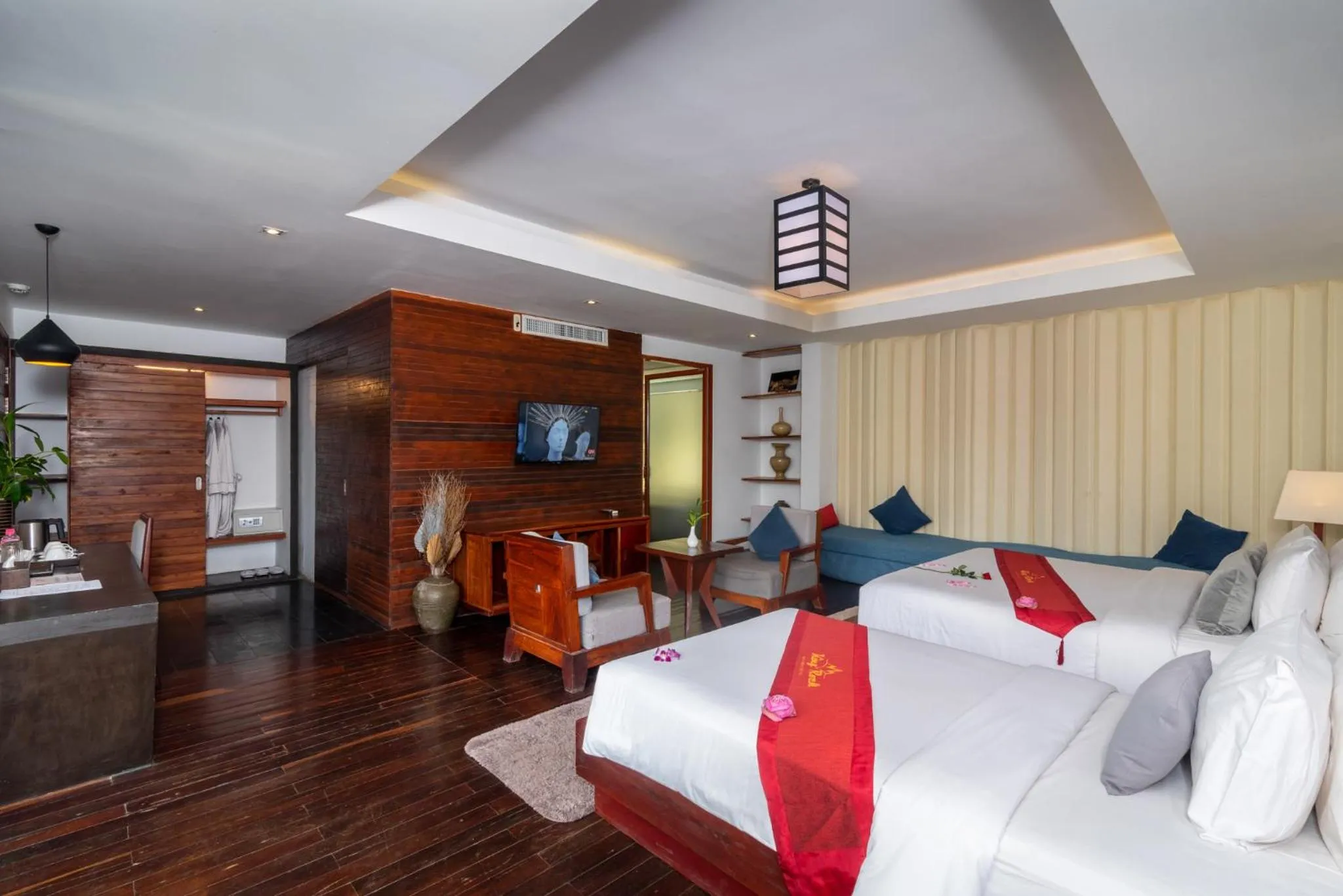 Living room, Bed in King Rock Boutique Hotel