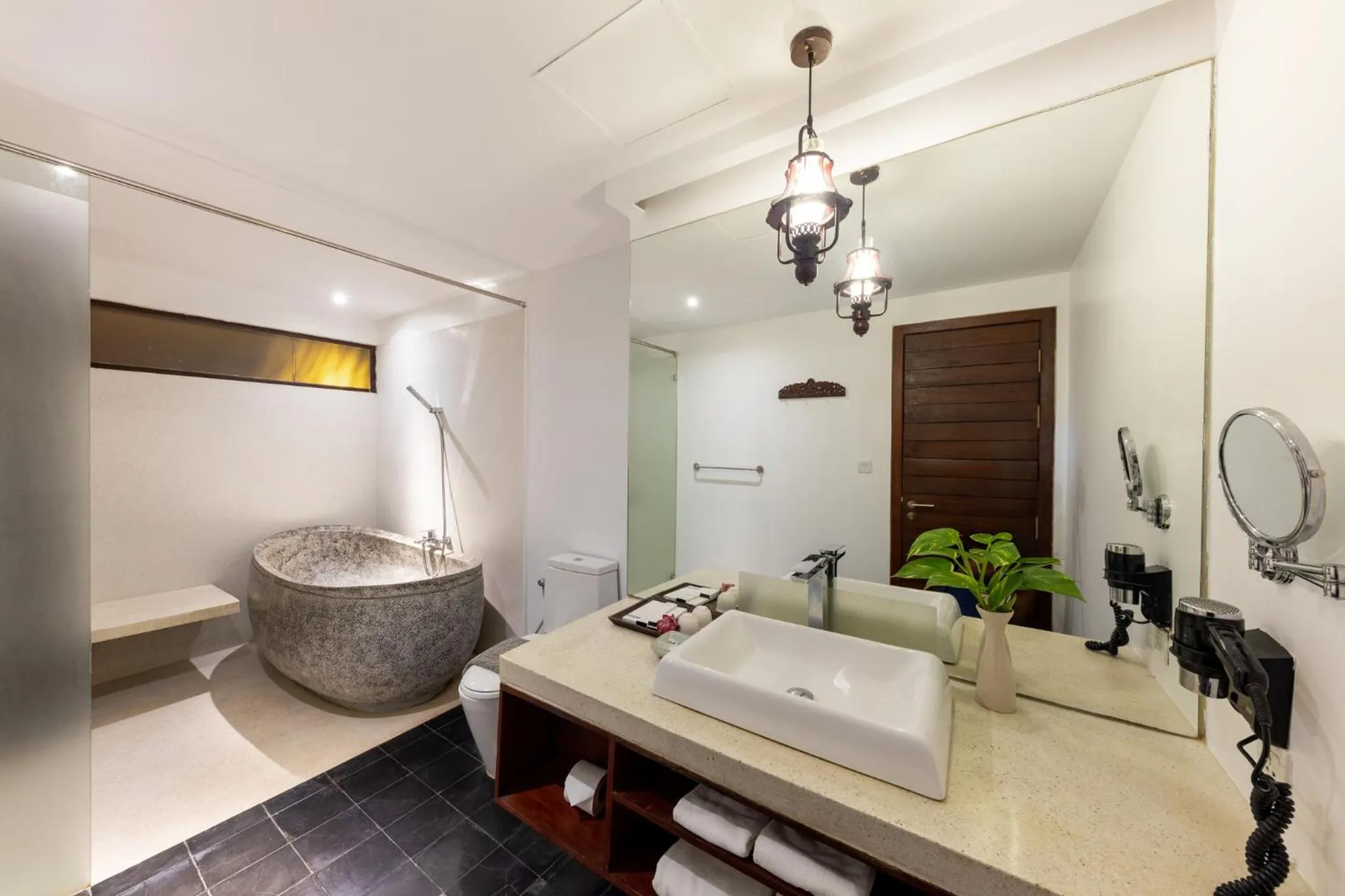 Shower in King Rock Boutique Hotel