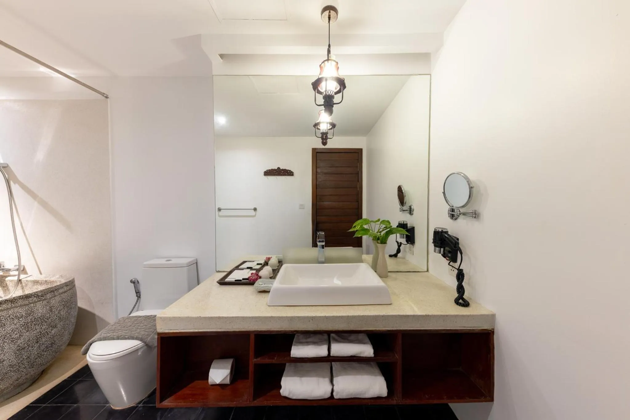 Toilet in King Rock Boutique Hotel