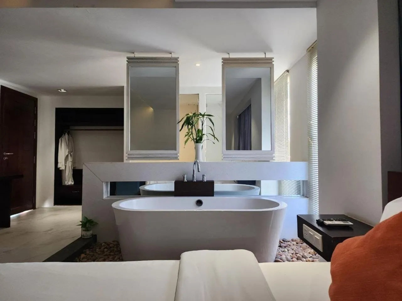 Bath in King Rock Boutique Hotel