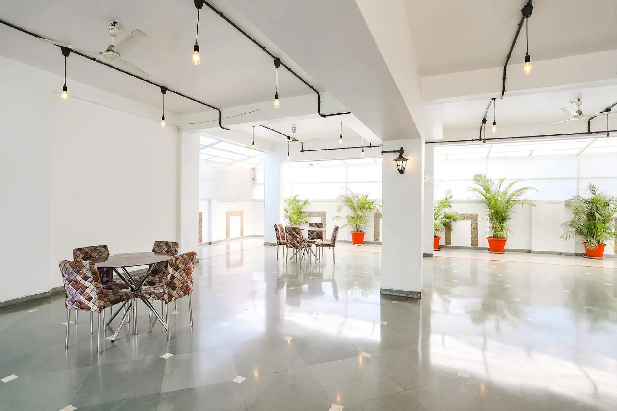 Restaurant/places to eat in FabHotel Archanil Apartment - Sitanagar Cricket Ground