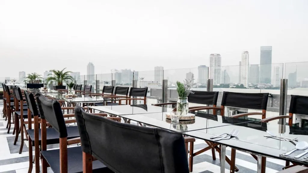 Restaurant/places to eat in Hotel Once Bangkok