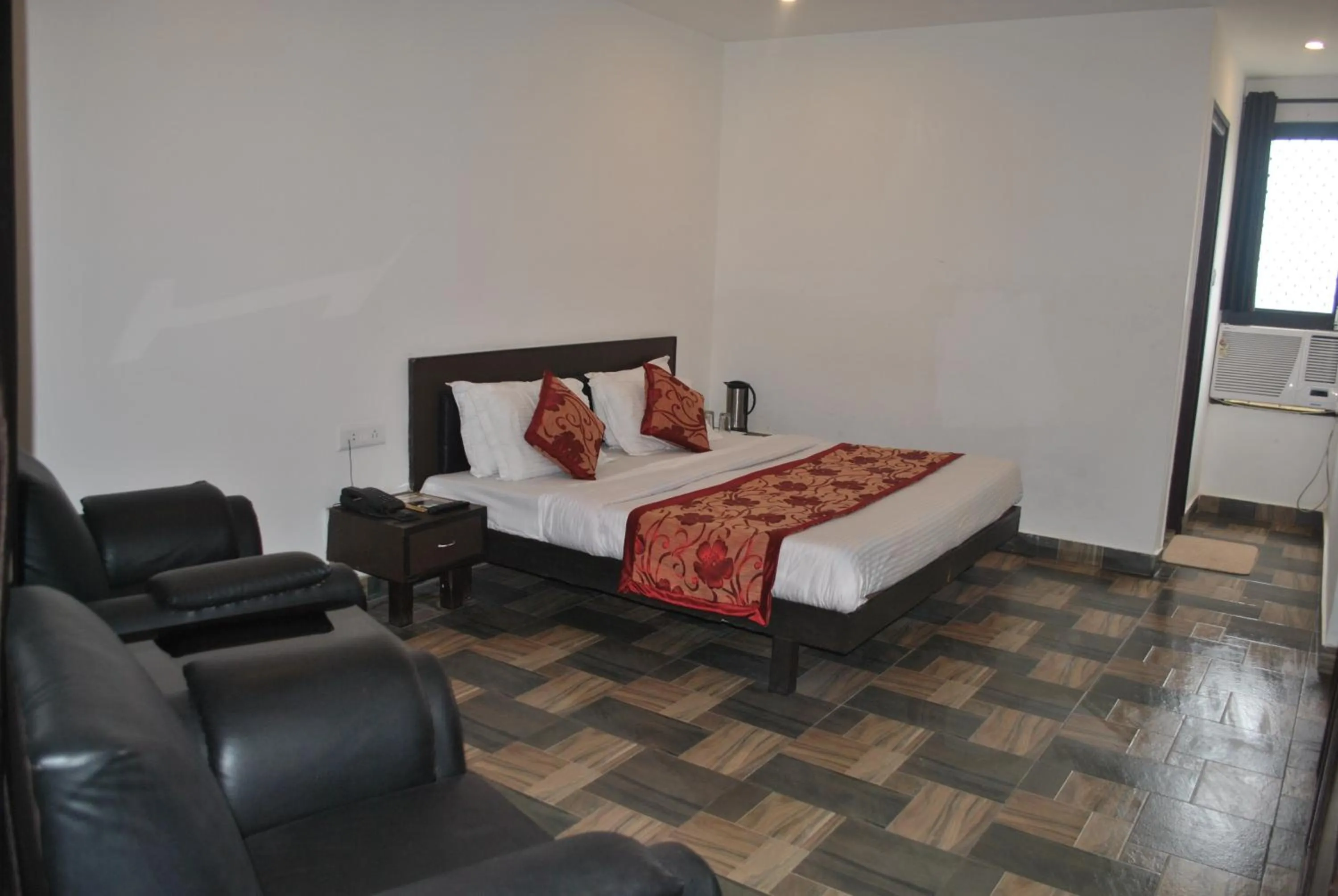 Bedroom, Bed in Hotel Maha Luxmi Palace