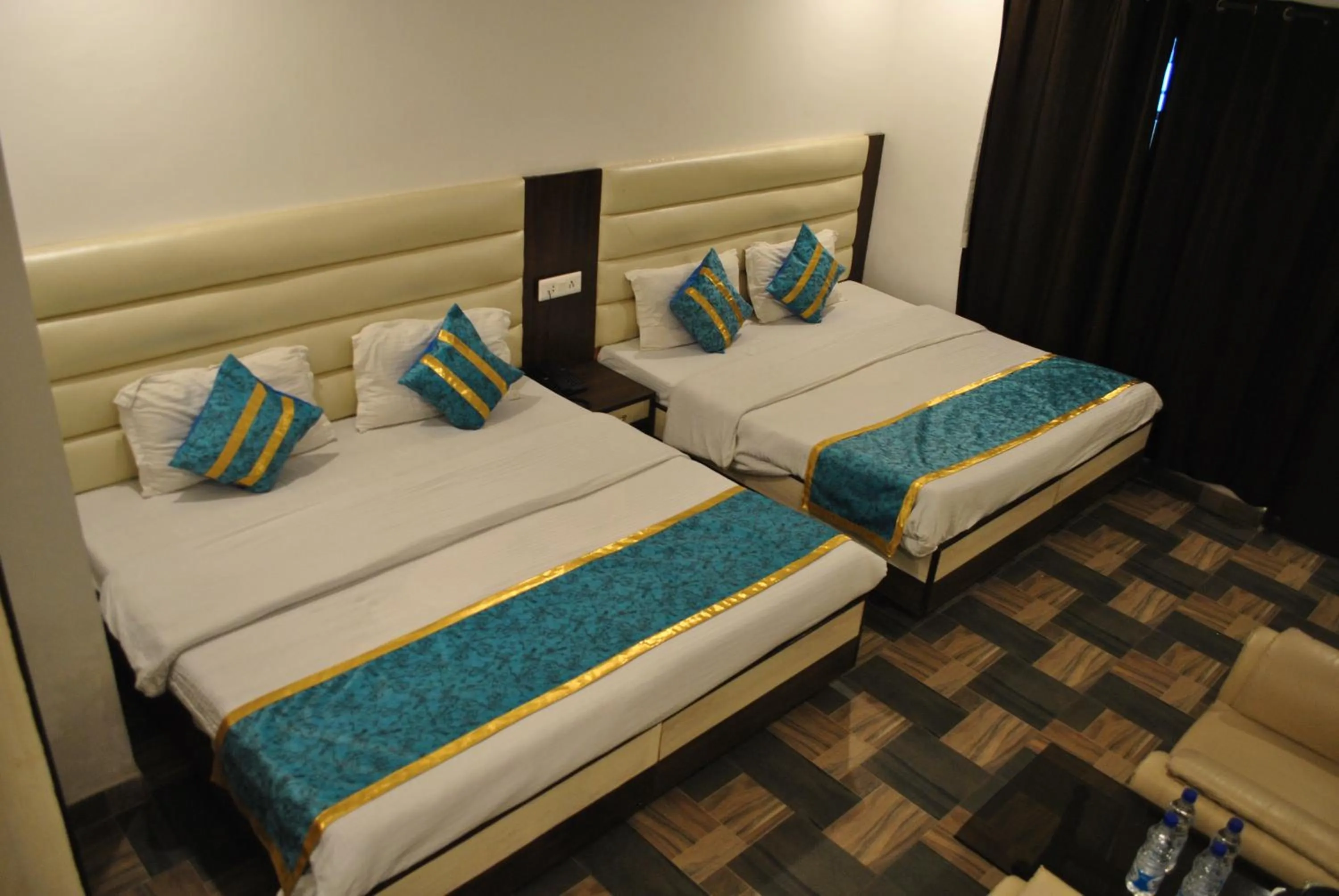 Photo of the whole room, Bed in Hotel Maha Luxmi Palace