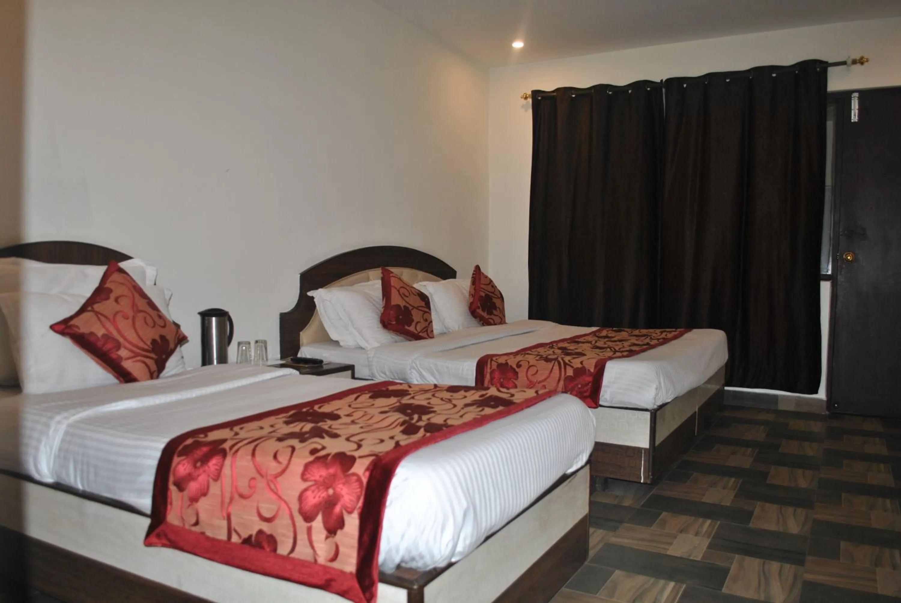 Photo of the whole room, Bed in Hotel Maha Luxmi Palace