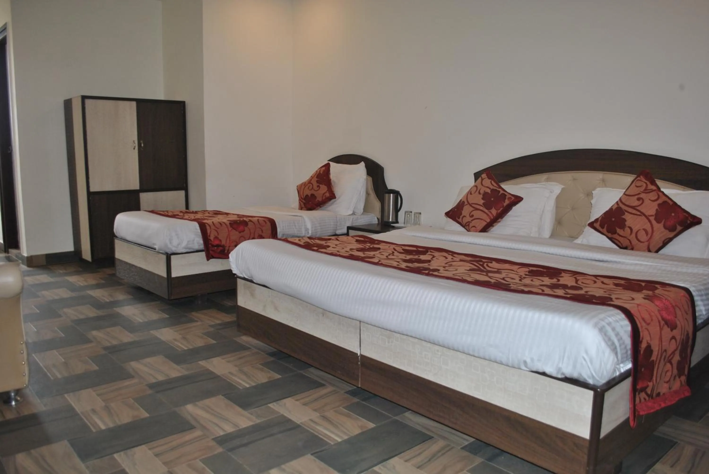 Bedroom, Bed in Hotel Maha Luxmi Palace