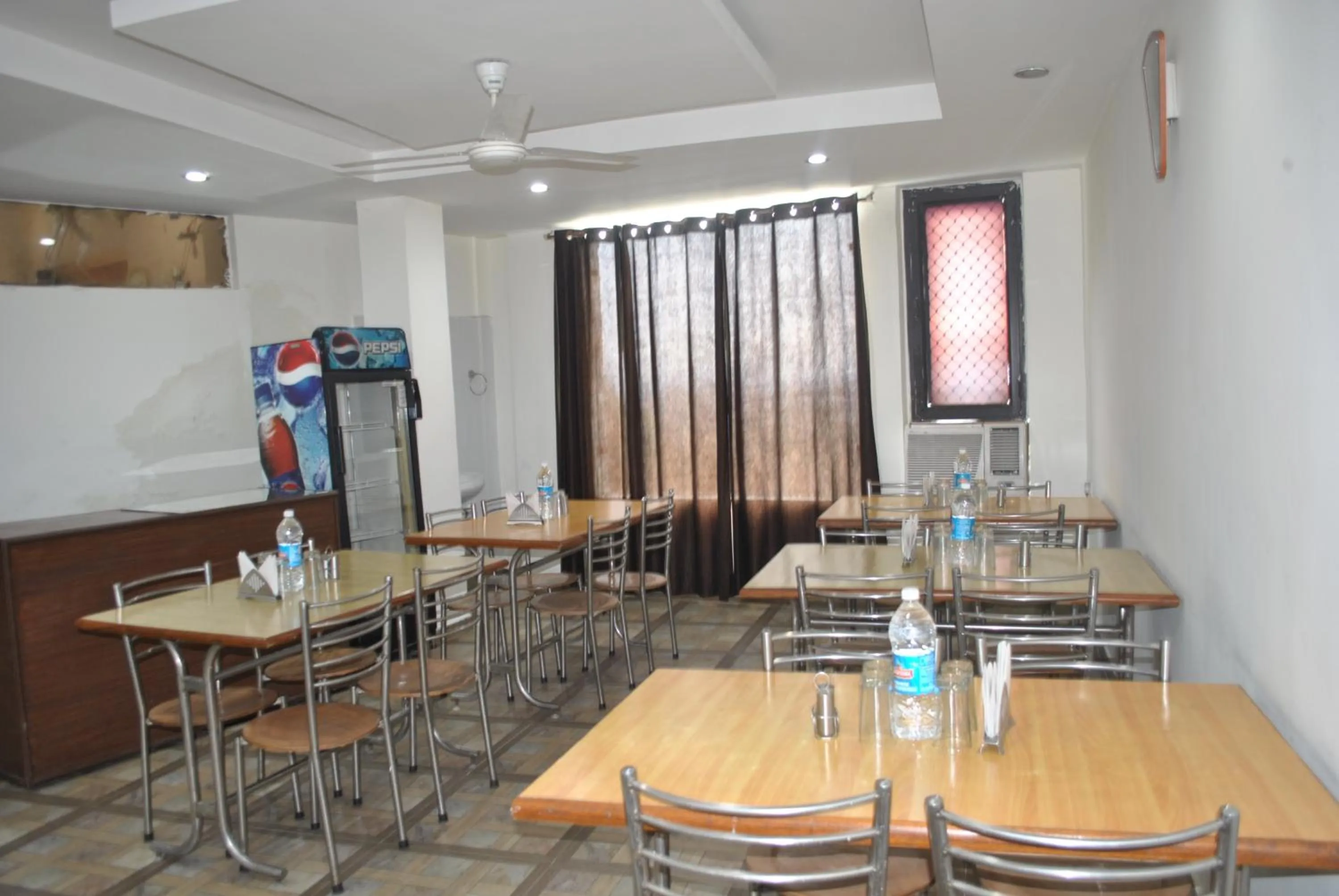 Restaurant/places to eat in Hotel Maha Luxmi Palace