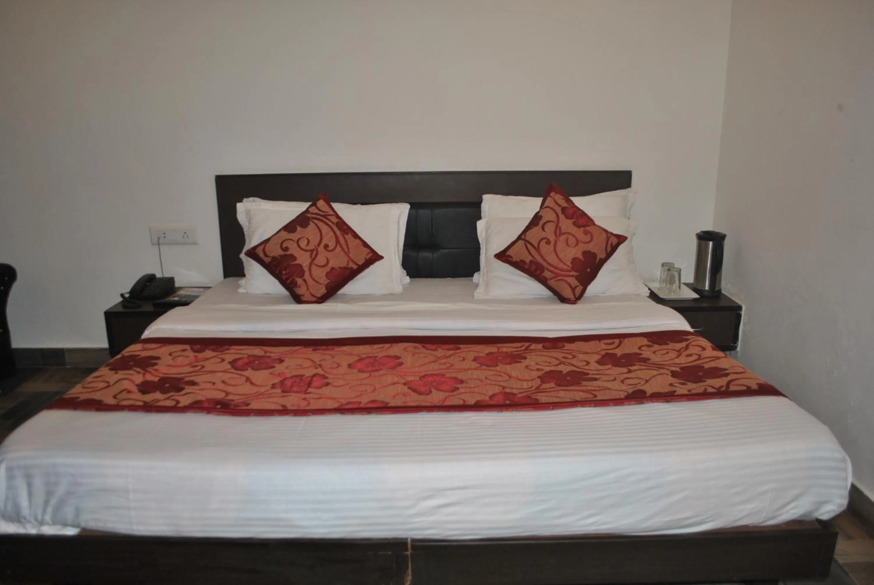 Bedroom, Bed in Hotel Maha Luxmi Palace