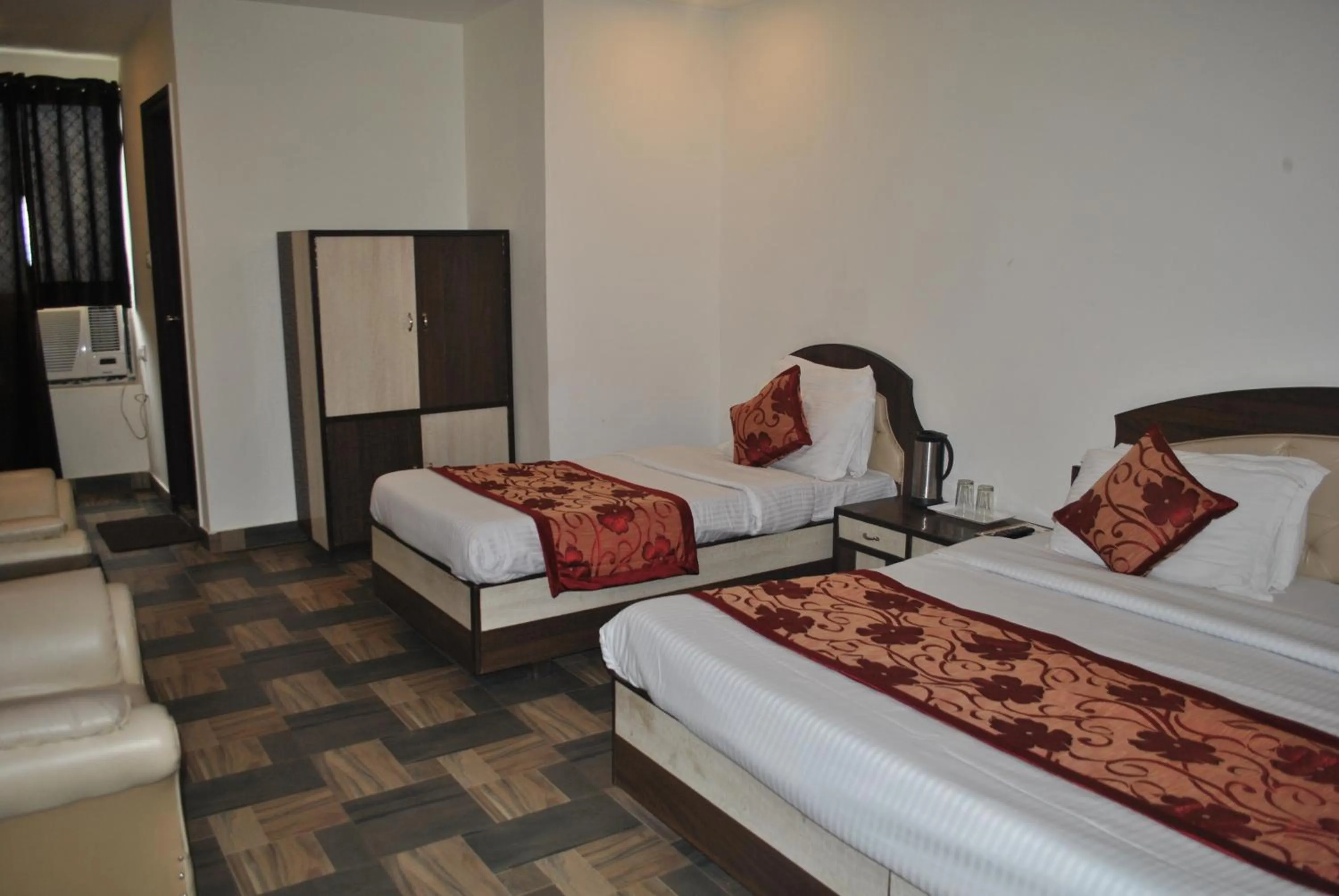 Bedroom, Bed in Hotel Maha Luxmi Palace