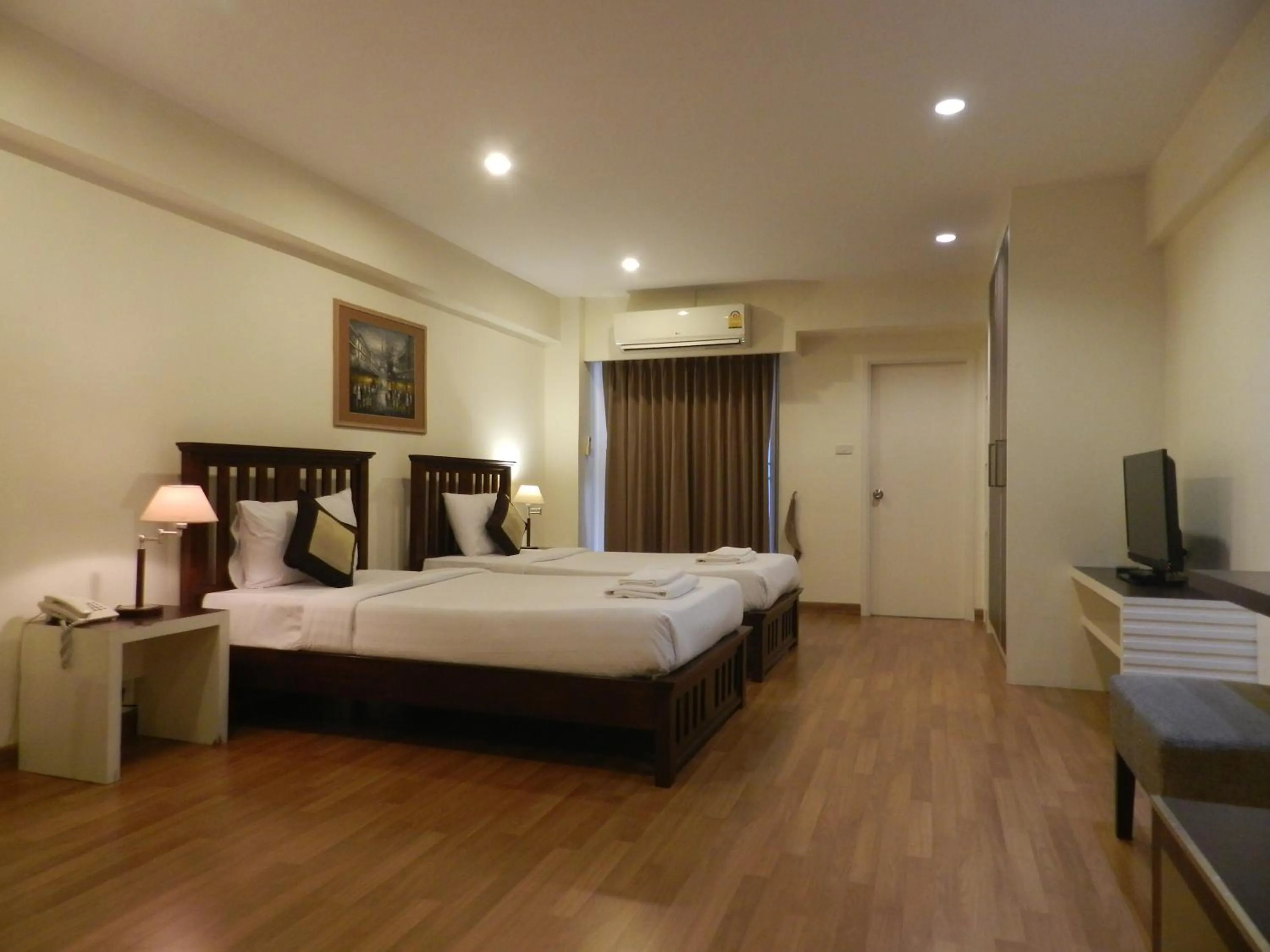 Bedroom, Bed in Nanatai Suites