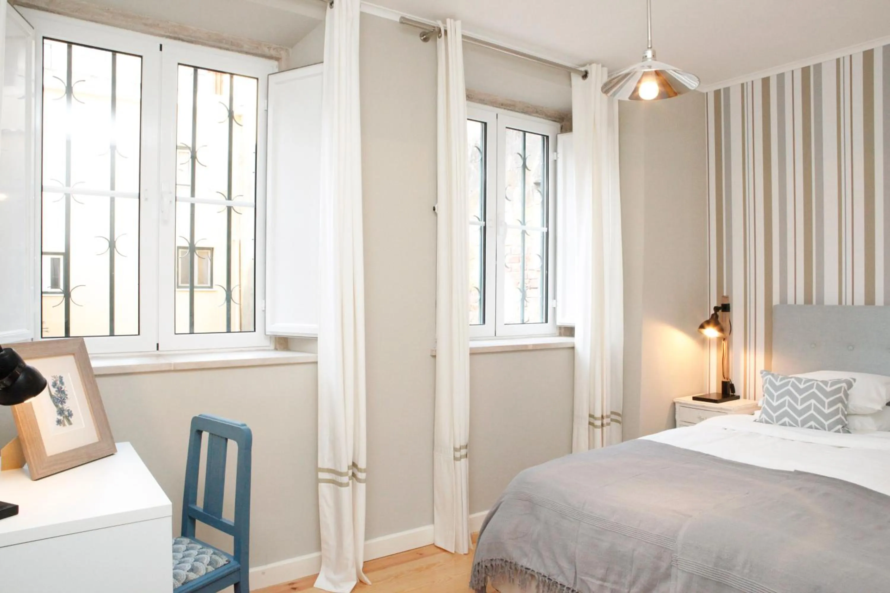 Bedroom, Bed in Flores Guest House