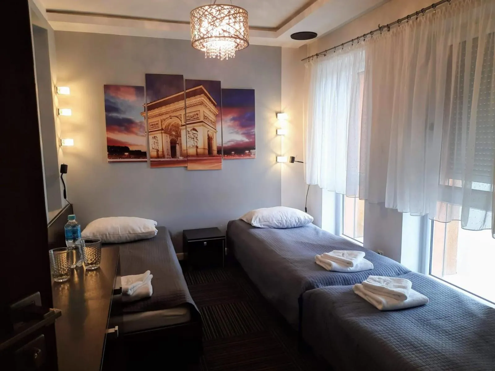 Bedroom, Bed in Młoda Europa