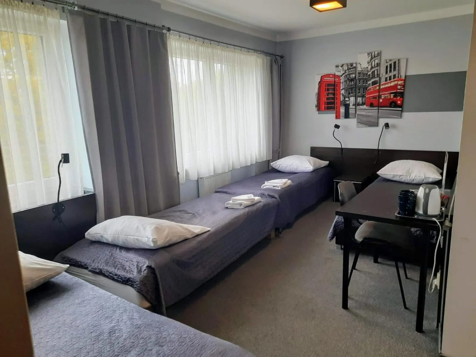 Photo of the whole room, Bed in Młoda Europa