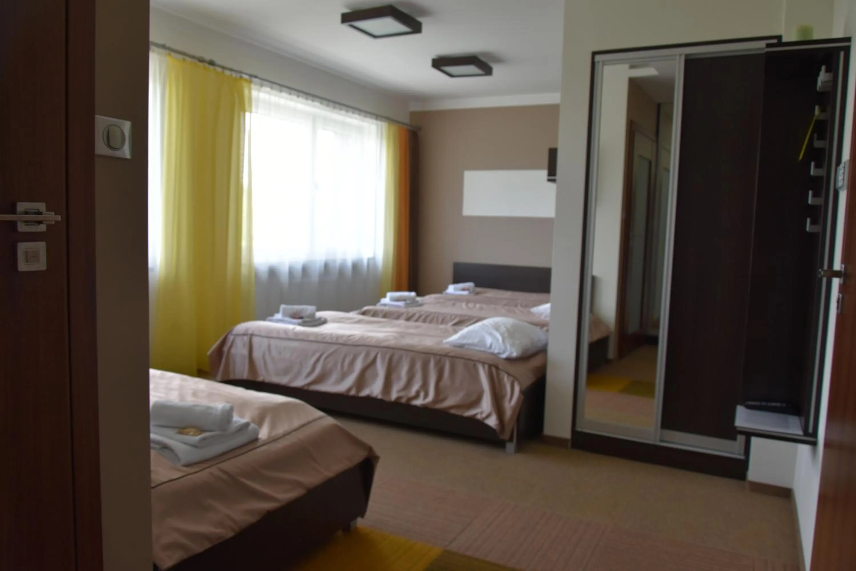 Photo of the whole room, Bed in Młoda Europa