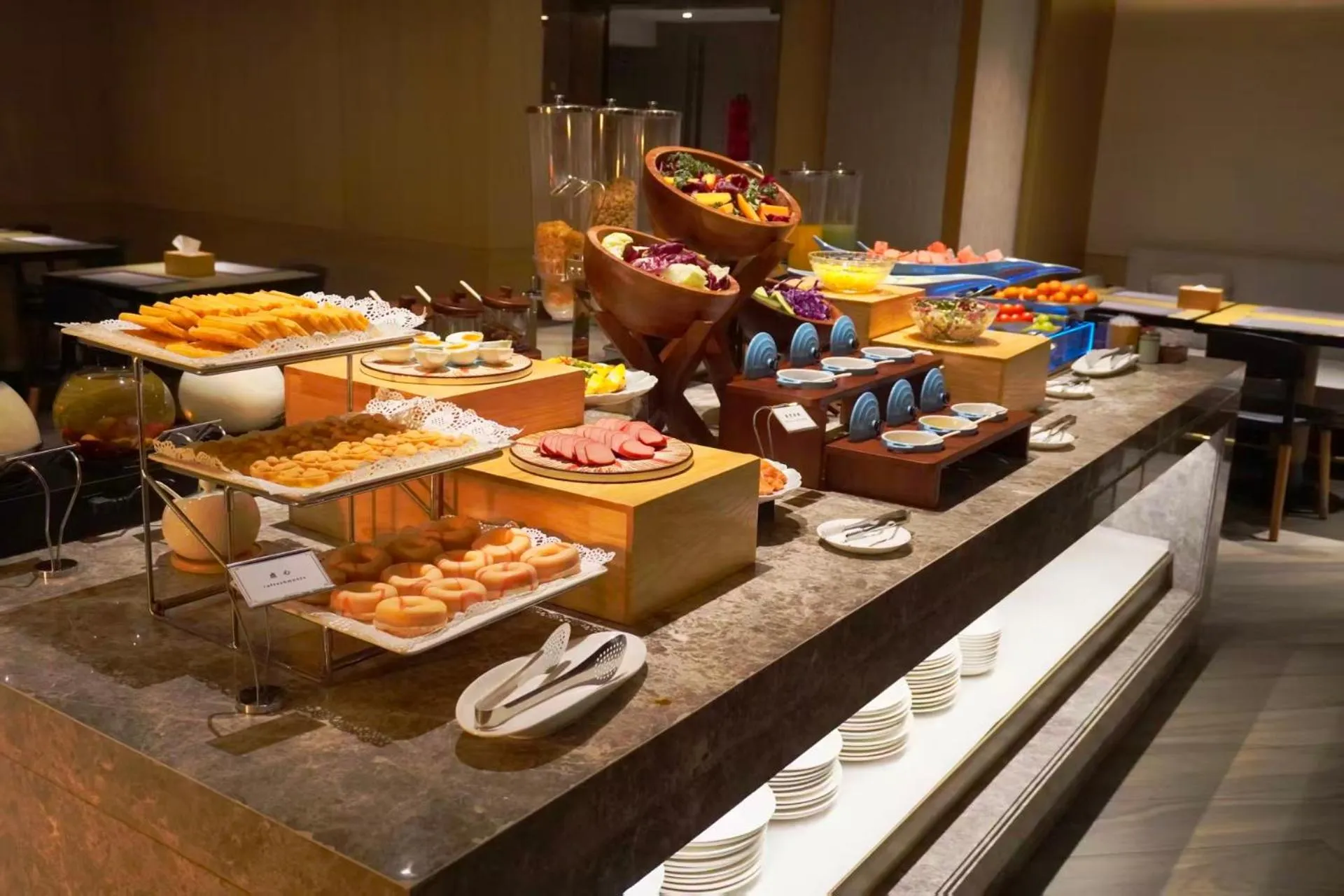 Breakfast in Mai Xinge Boutique Hotel - Free shuttle buses are provided between PVG Airport and Disneyland