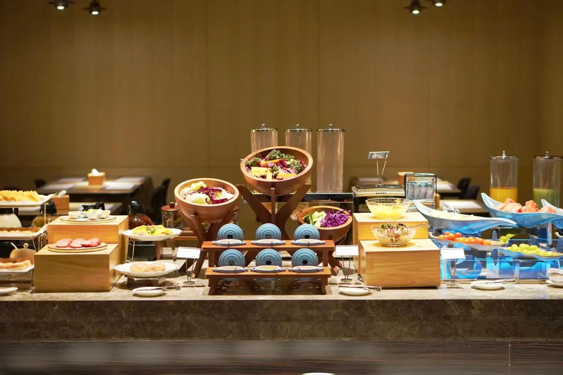 Buffet breakfast in Mai Xinge Boutique Hotel - Free shuttle buses are provided between PVG Airport and Disneyland