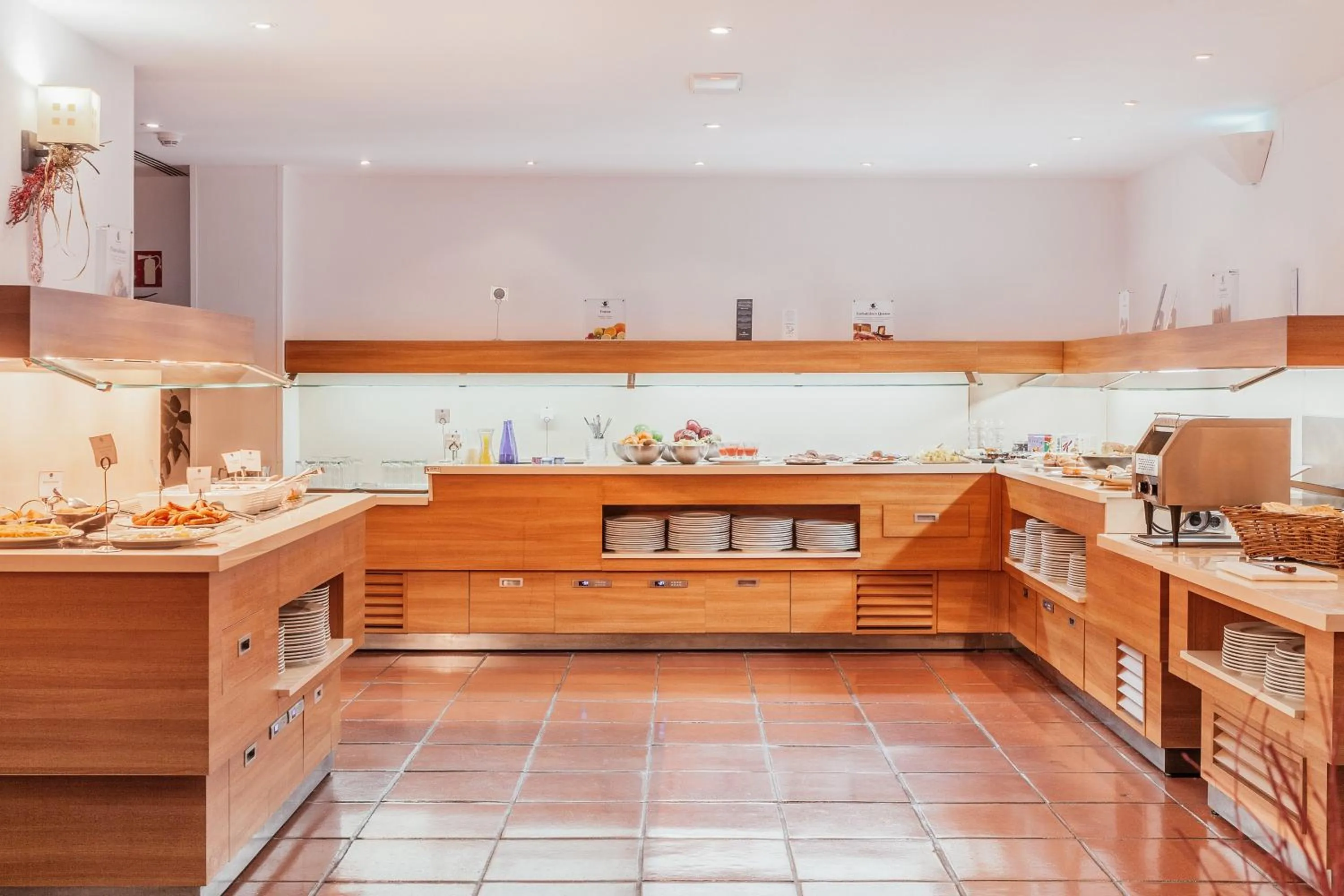 Buffet breakfast in Parador de Manzanares