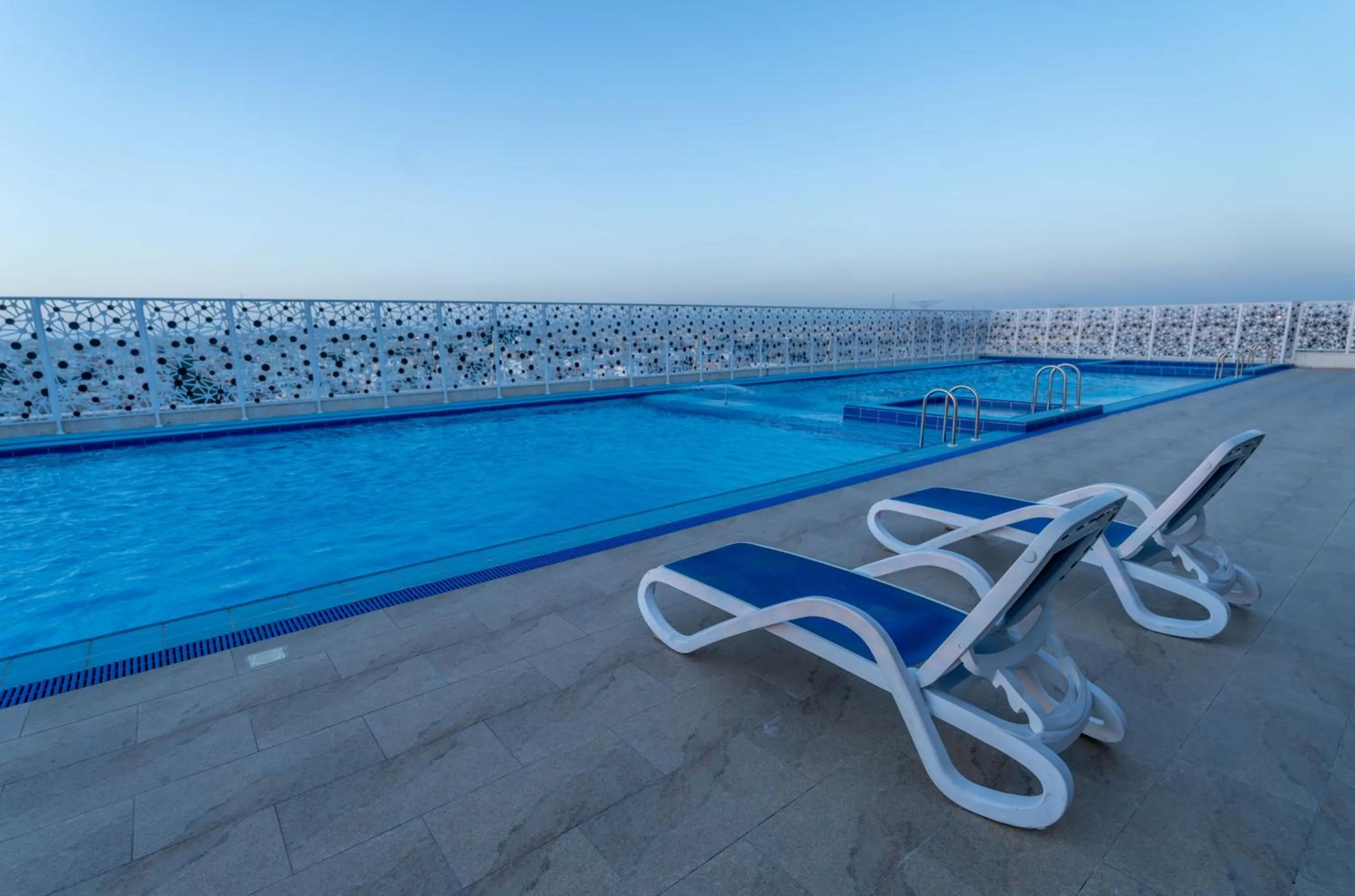 Swimming pool in Sunday Jeddah Hotel