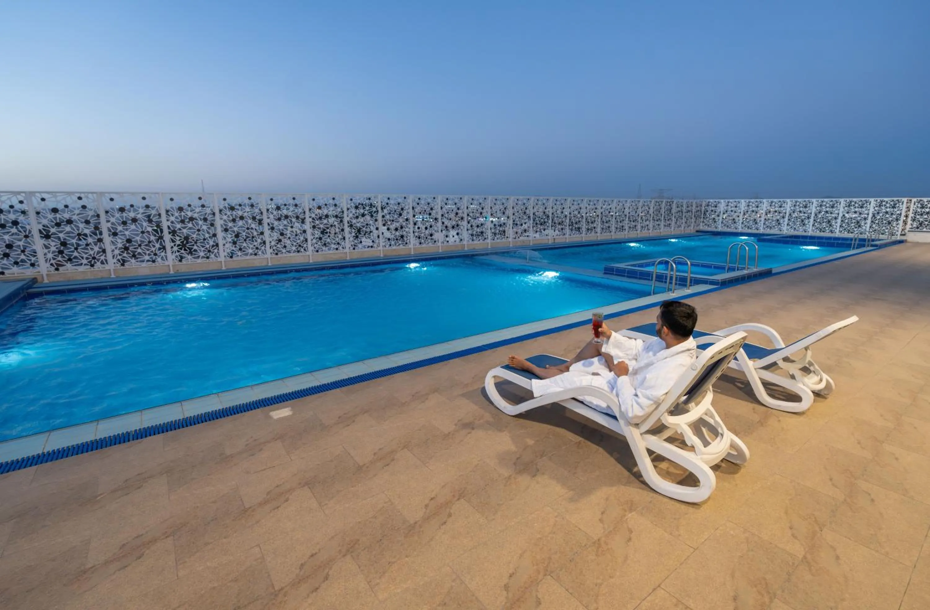 Swimming pool in Sunday Jeddah Hotel