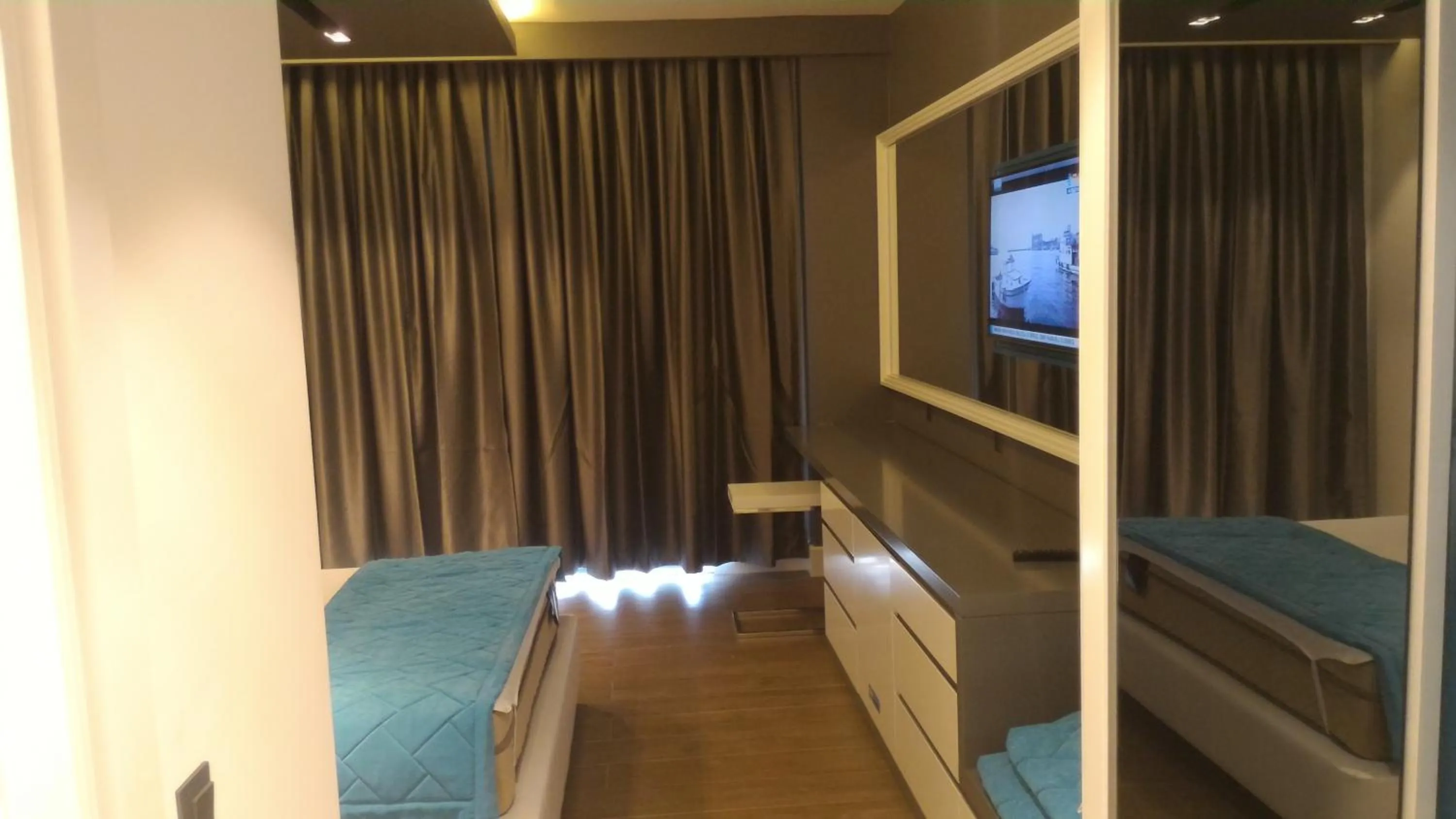 Massage, Bed in Oyster Boutique Hotel