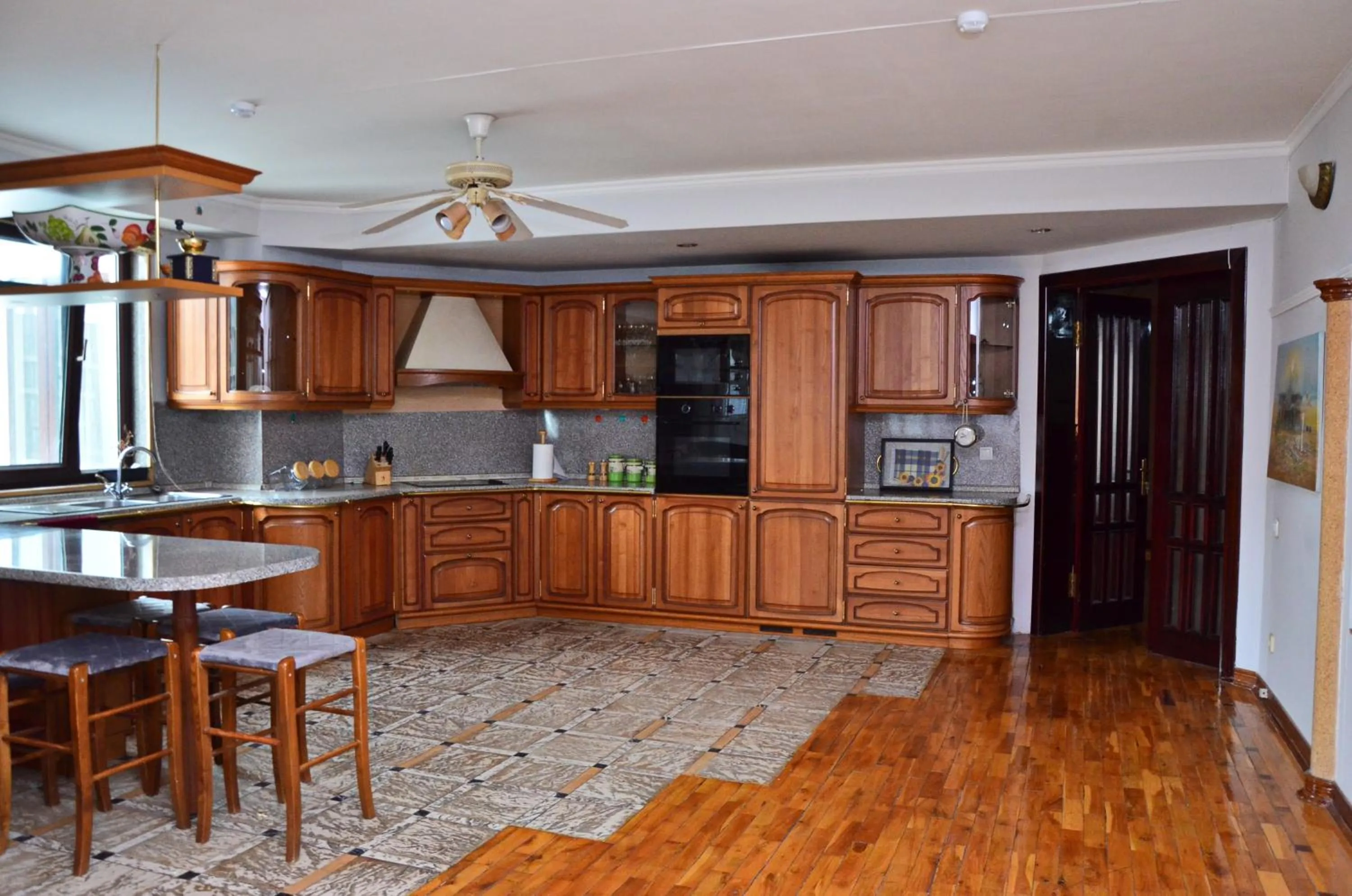 Kitchen or kitchenette in Karvan-N