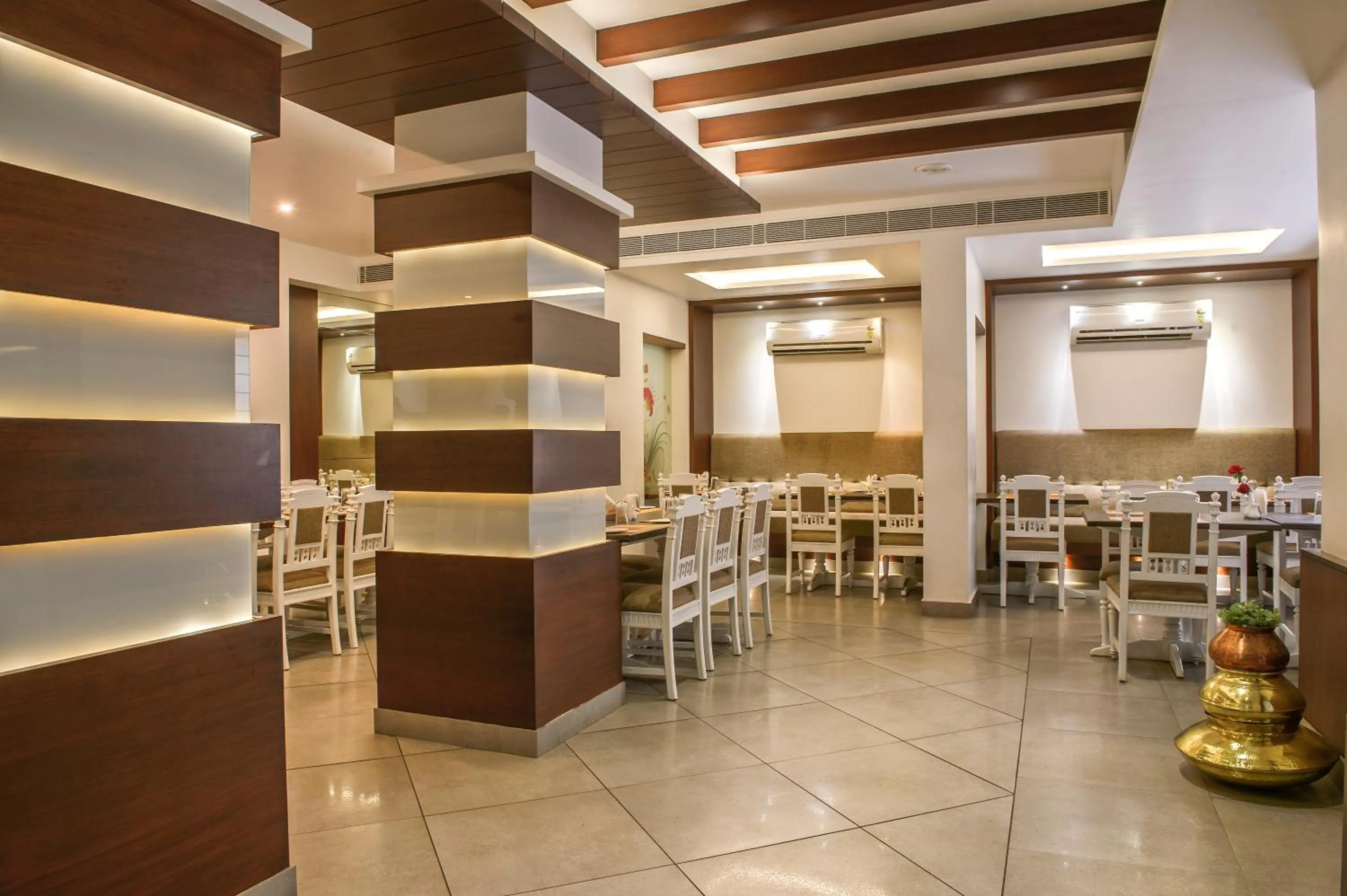 Restaurant/places to eat in Bhasuri Inn Guruvayoor